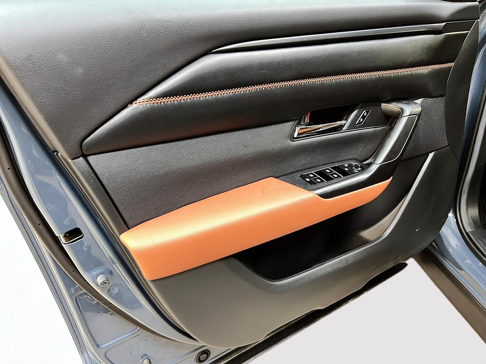 Mazda CX-50 MERIDIAN 2.5T CUIR TOIT PANO NAV 4RM 2024 - image #27