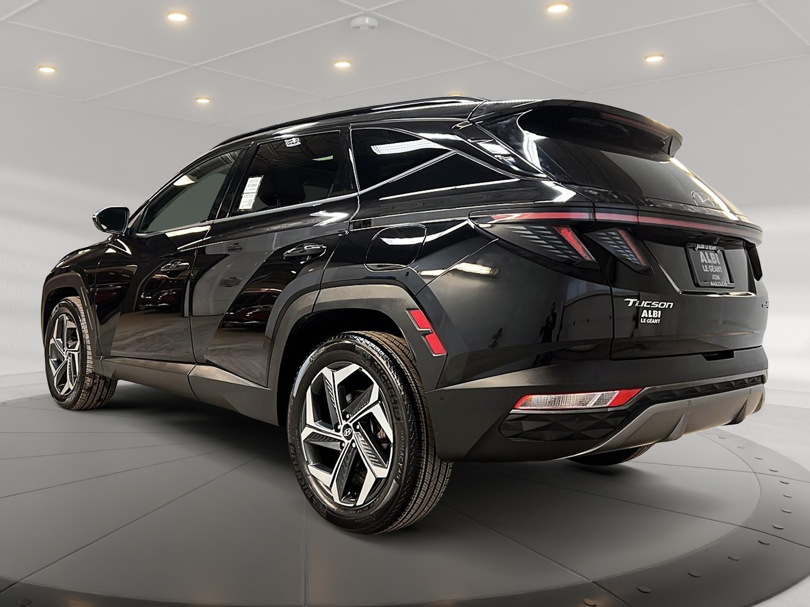 Hyundai Tucson ULTIMATE HYBRIDE CUIR TOIT PANO NAV 4RM 2024 - image #6