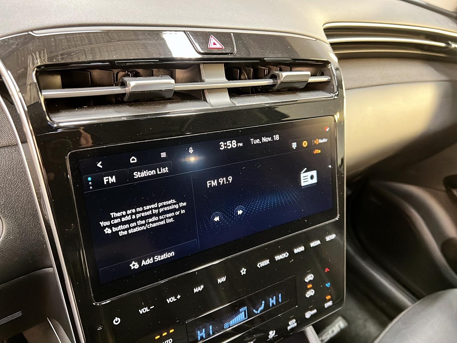 Hyundai Tucson ULTIMATE HYBRIDE CUIR TOIT PANO NAV 4RM 2024 - image #17