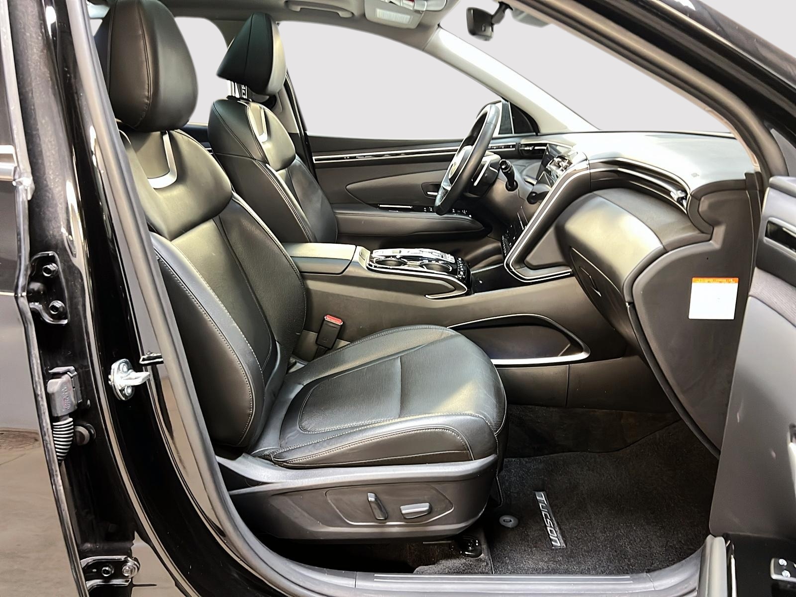 Hyundai Tucson ULTIMATE HYBRIDE CUIR TOIT PANO NAV 4RM 2024 - image #8