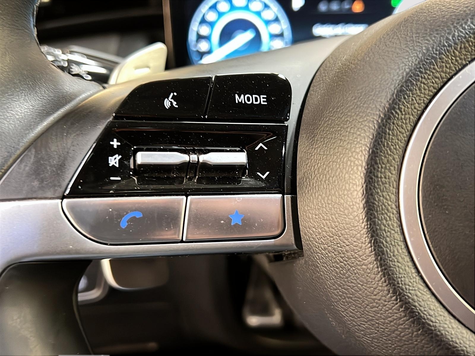 Hyundai Tucson ULTIMATE HYBRIDE CUIR TOIT PANO NAV 4RM 2024 - image #22