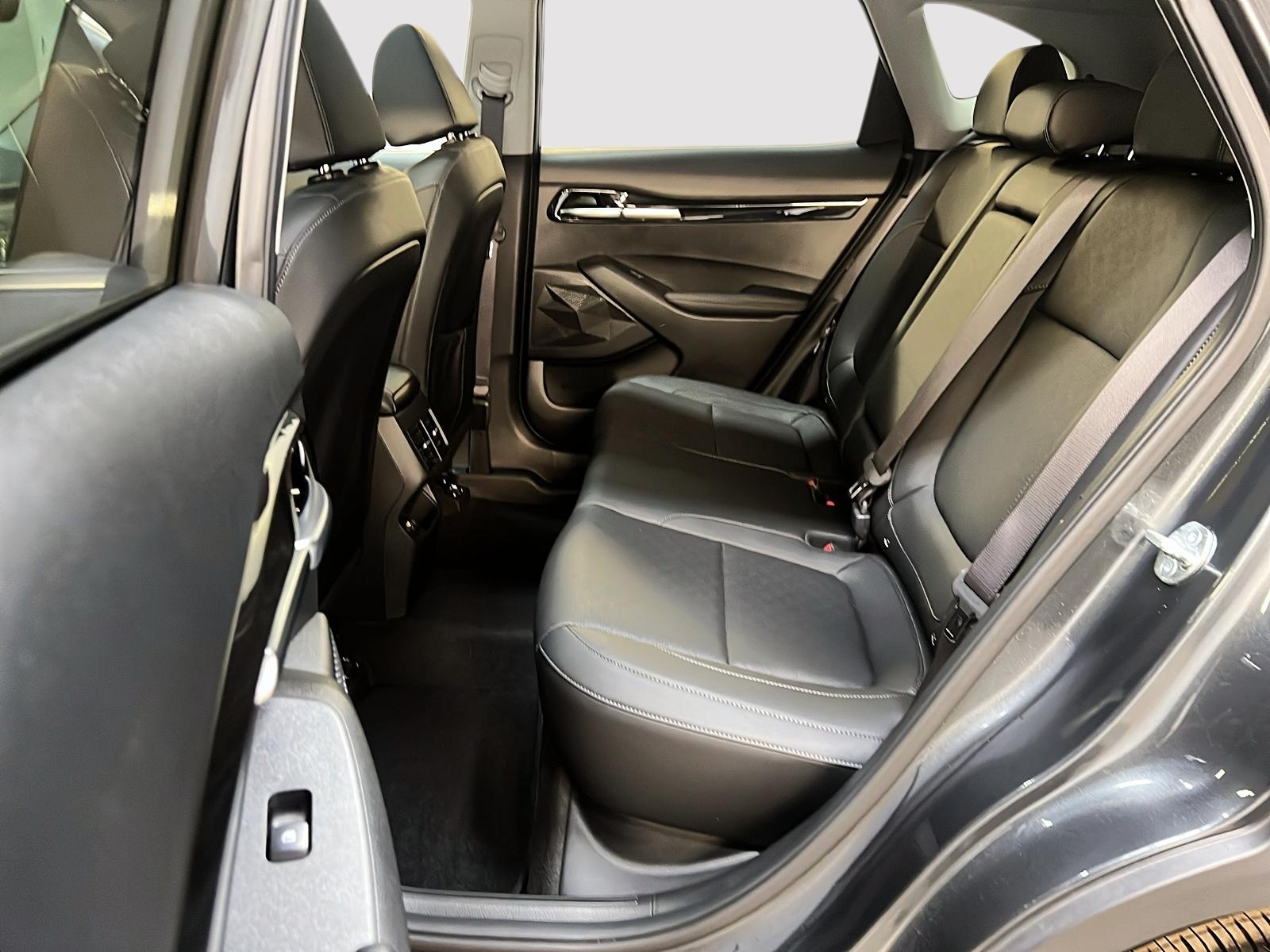 Kia SELTOS EX CUIR TOIT 4RM 2023 - image #9