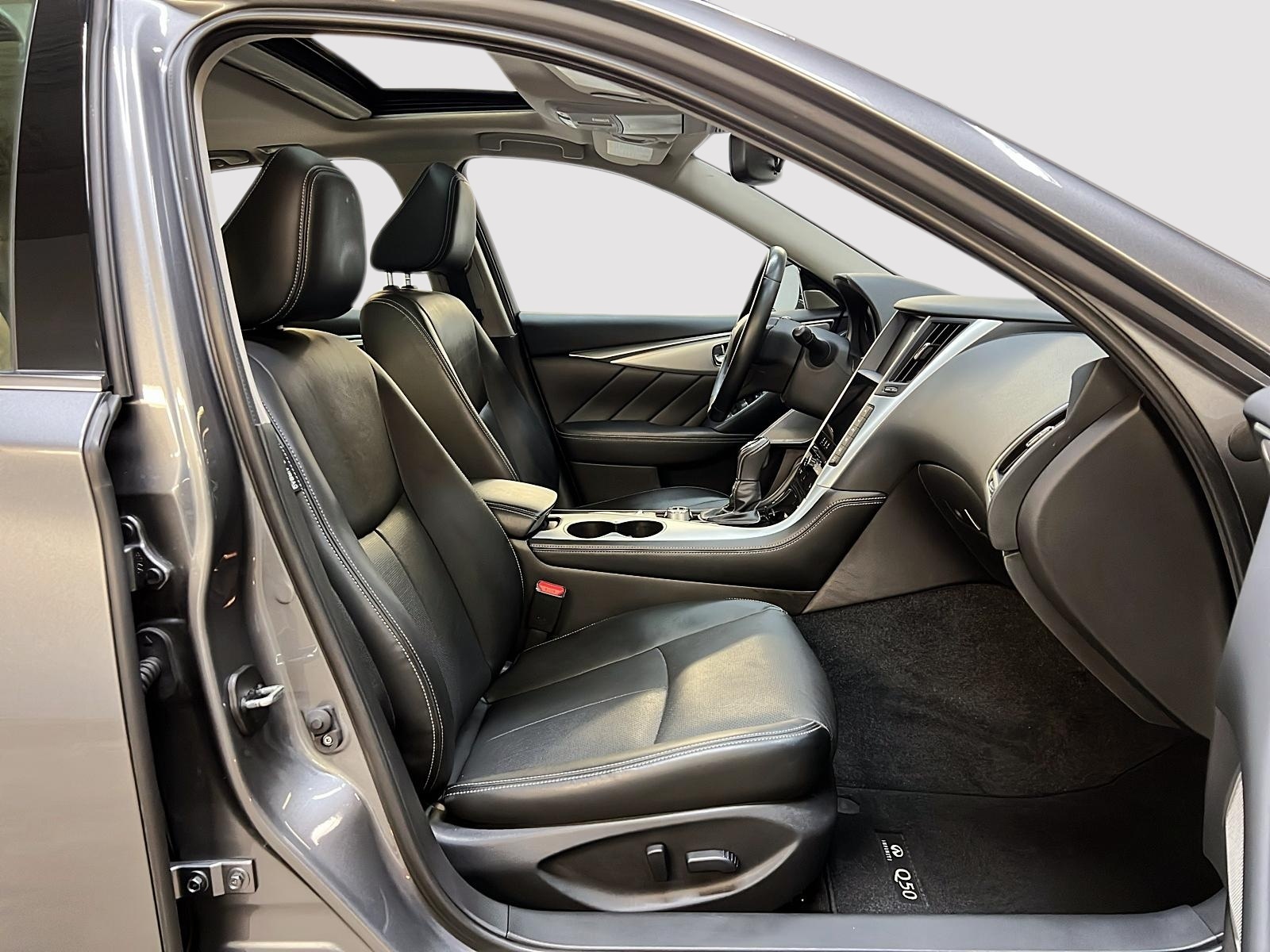 Infiniti Q50 LUXE CUIR TOIT 4RM 2023 - image #8