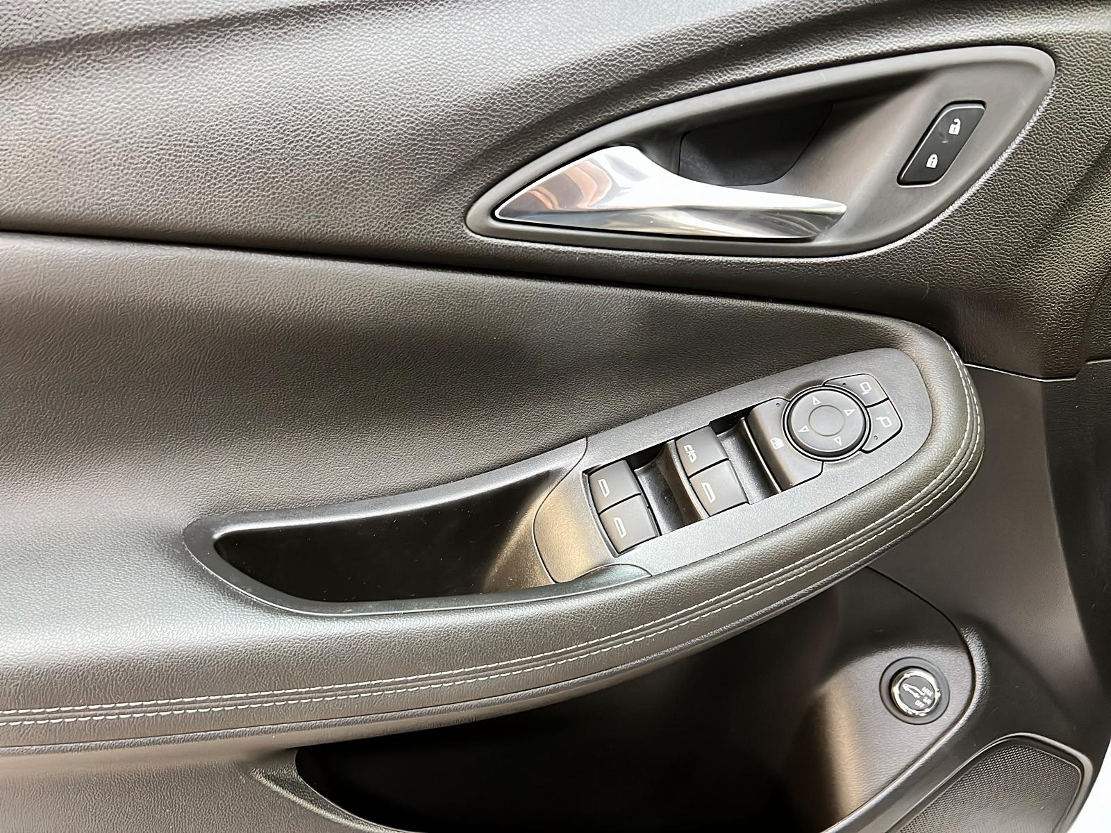 Buick Encore GX ST GR EXPERIENCE CUIR TOIT PANO 4RM 2024 - image #23