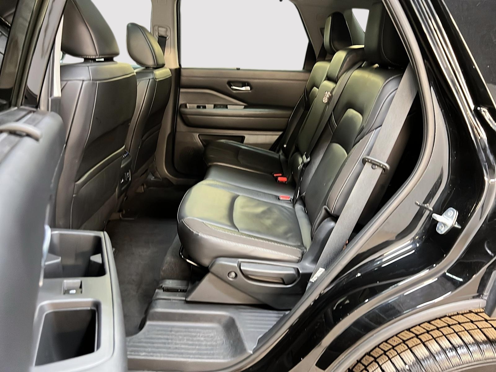 Nissan Pathfinder SL PREMIUM CUIR TOIT PANO NAV 4RM 2022 - image #9