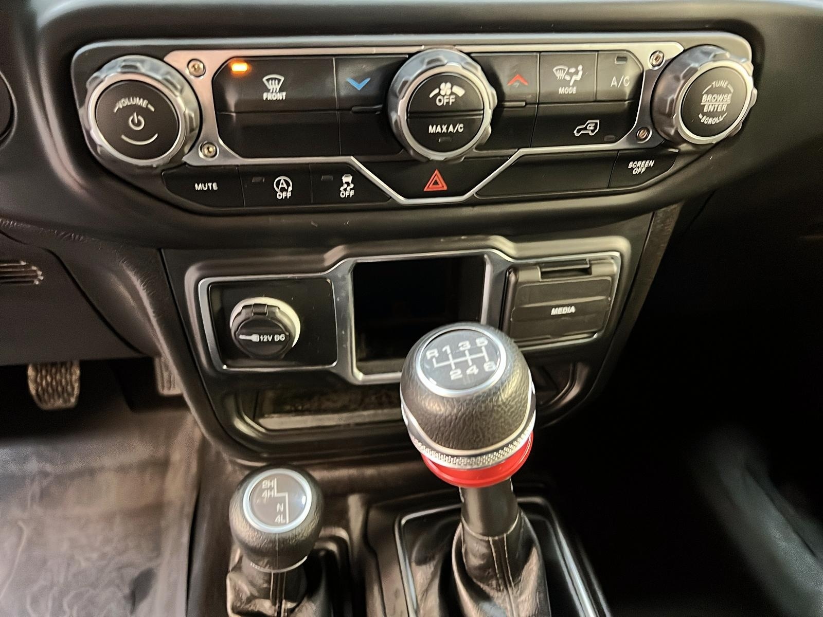 Jeep Wrangler 2023 - Image #13