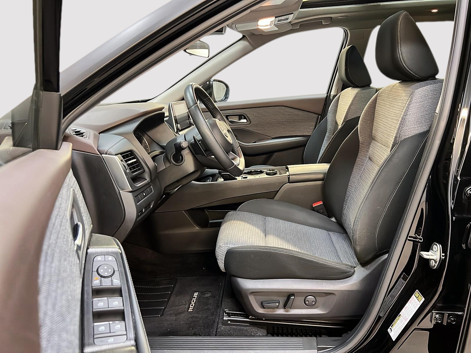 Nissan Rogue SV TOIT PANO 4RM 2023 — photo 7