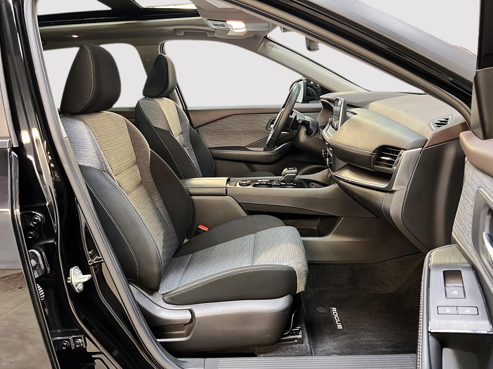 Nissan Rogue SV TOIT PANO 4RM 2023 — photo 8