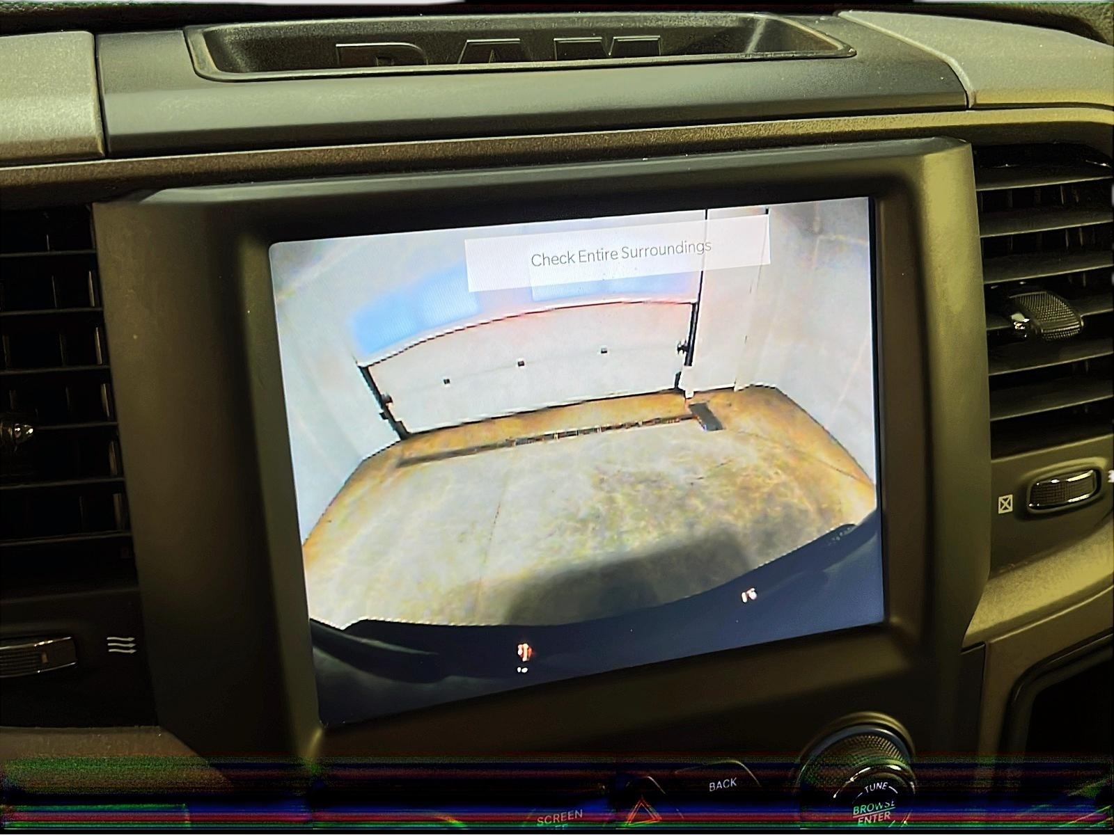 RAM 1500 Classic EXPRESS NIGHT CREW CAB 4X4 2022 - image #15