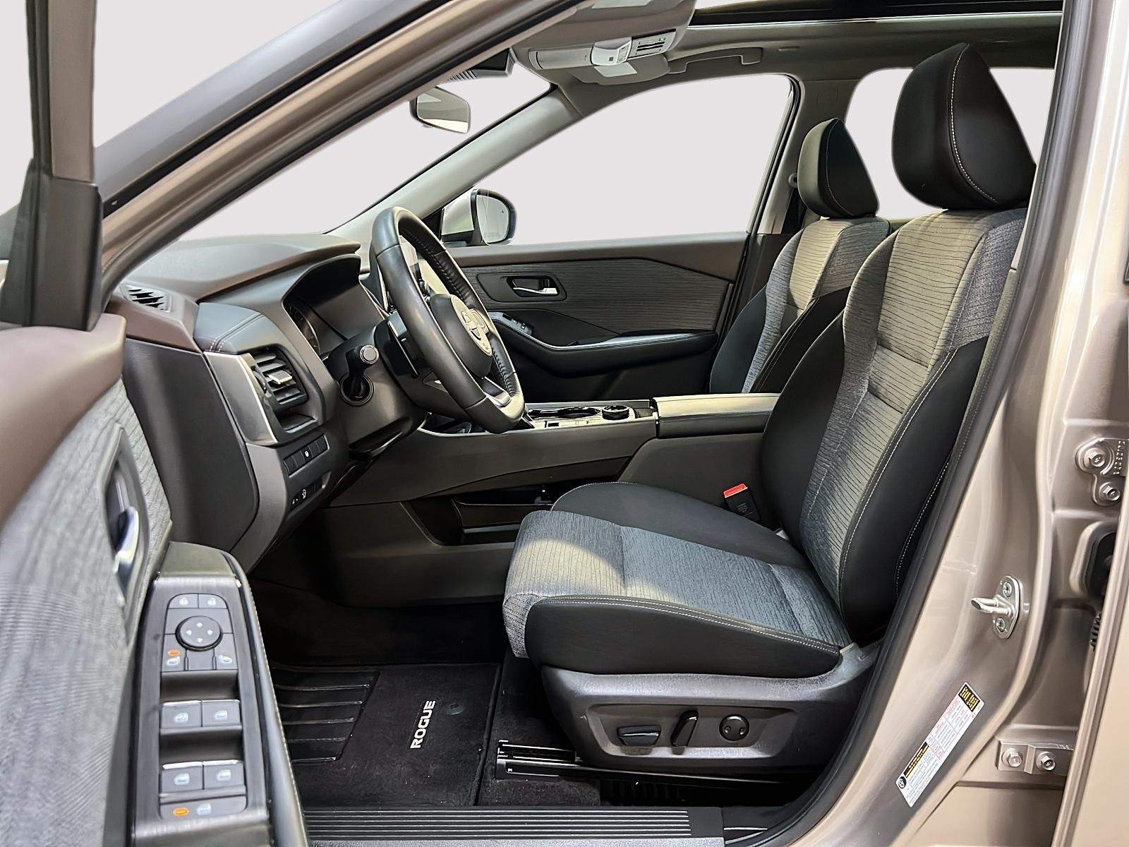 Nissan Rogue SV TOIT PANO 4RM 2023 — photo 8