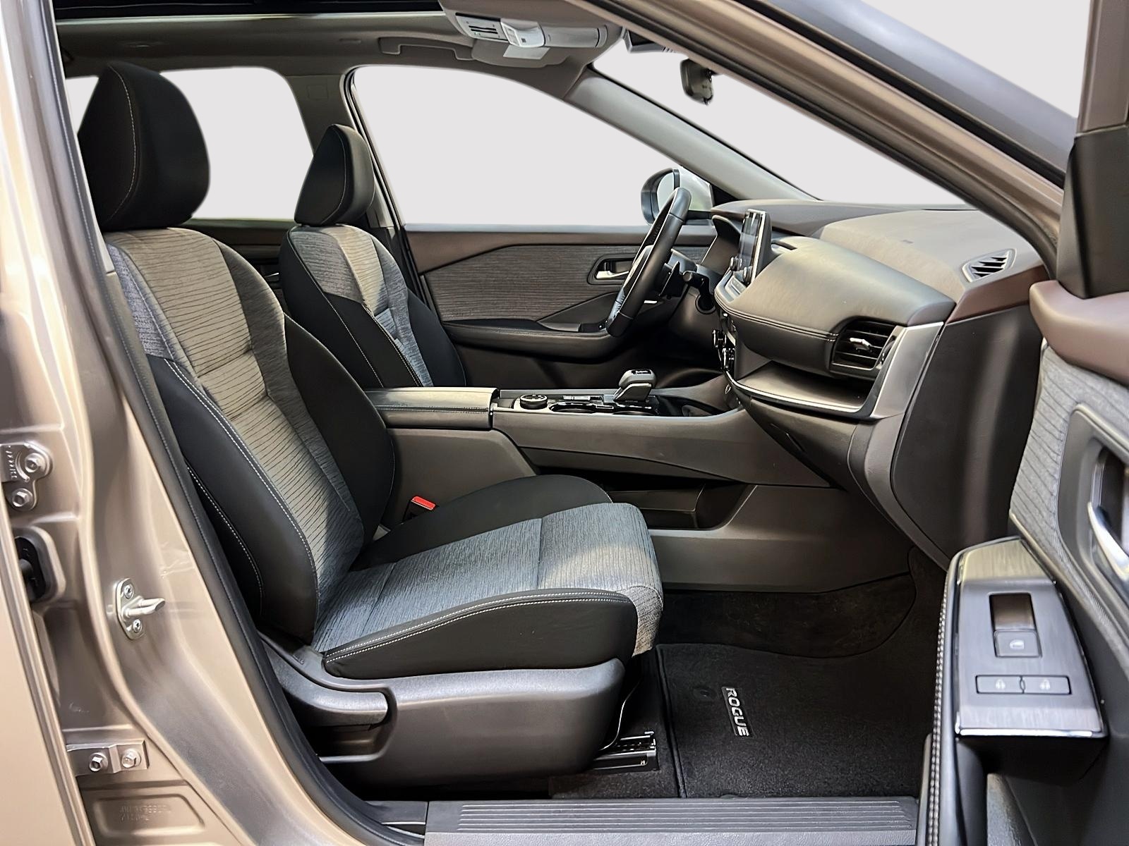 Nissan Rogue SV TOIT PANO 4RM 2023 — photo 8