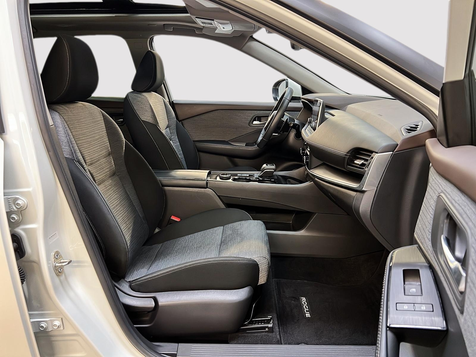 Nissan Rogue SV TOIT PANO 4RM 2023 — photo 8
