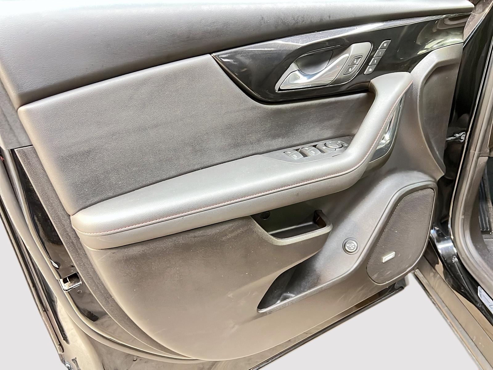 Chevrolet Blazer 1RS GR. COMMODITÉ CUIR TOIT PANO NAV 4RM 2024 - image #26