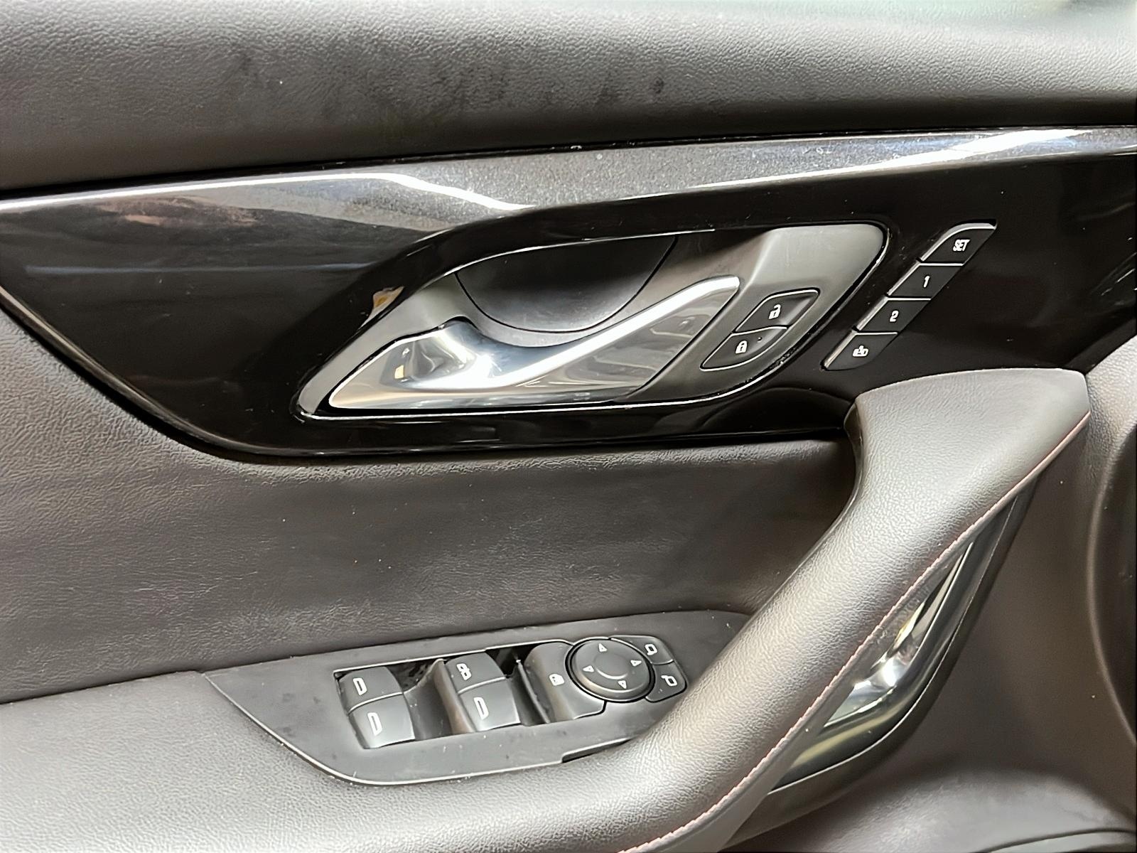 Chevrolet Blazer 1RS GR. COMMODITÉ CUIR TOIT PANO NAV 4RM 2024 - image #24