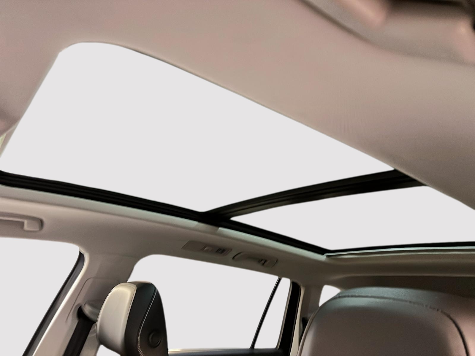 Volkswagen Tiguan COMFORTLINE TOIT PANO 4MOTION 2022 - image #10