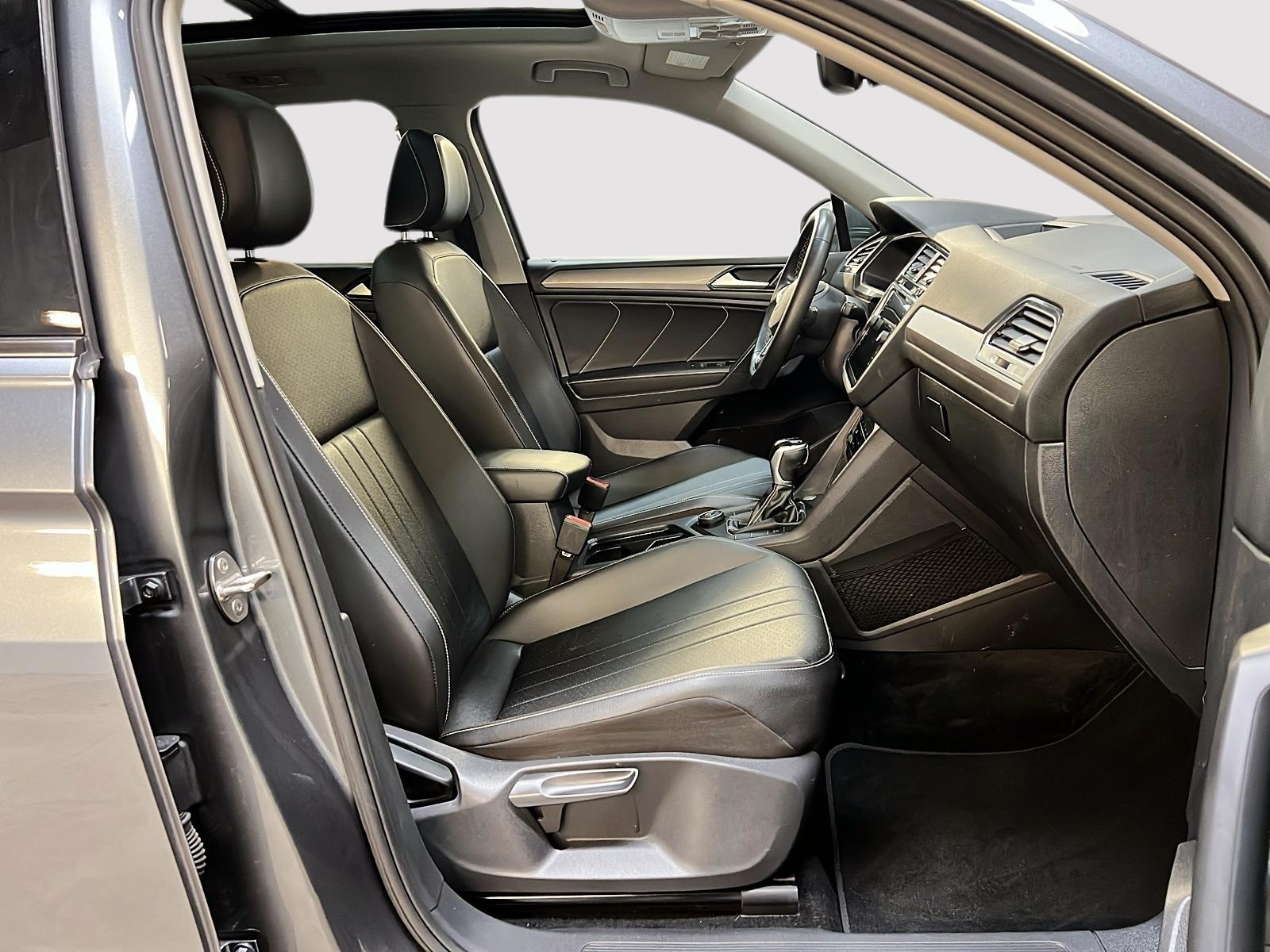 Volkswagen Tiguan COMFORTLINE TOIT PANO 4MOTION 2022 - image #8