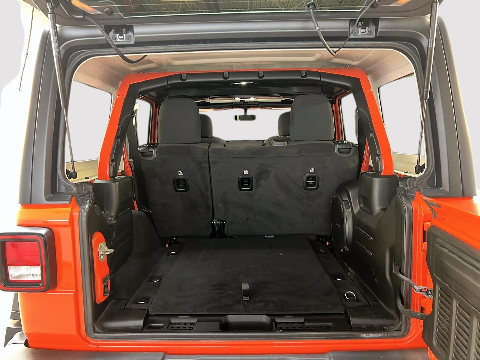 Jeep Wrangler 2023 - Image #12