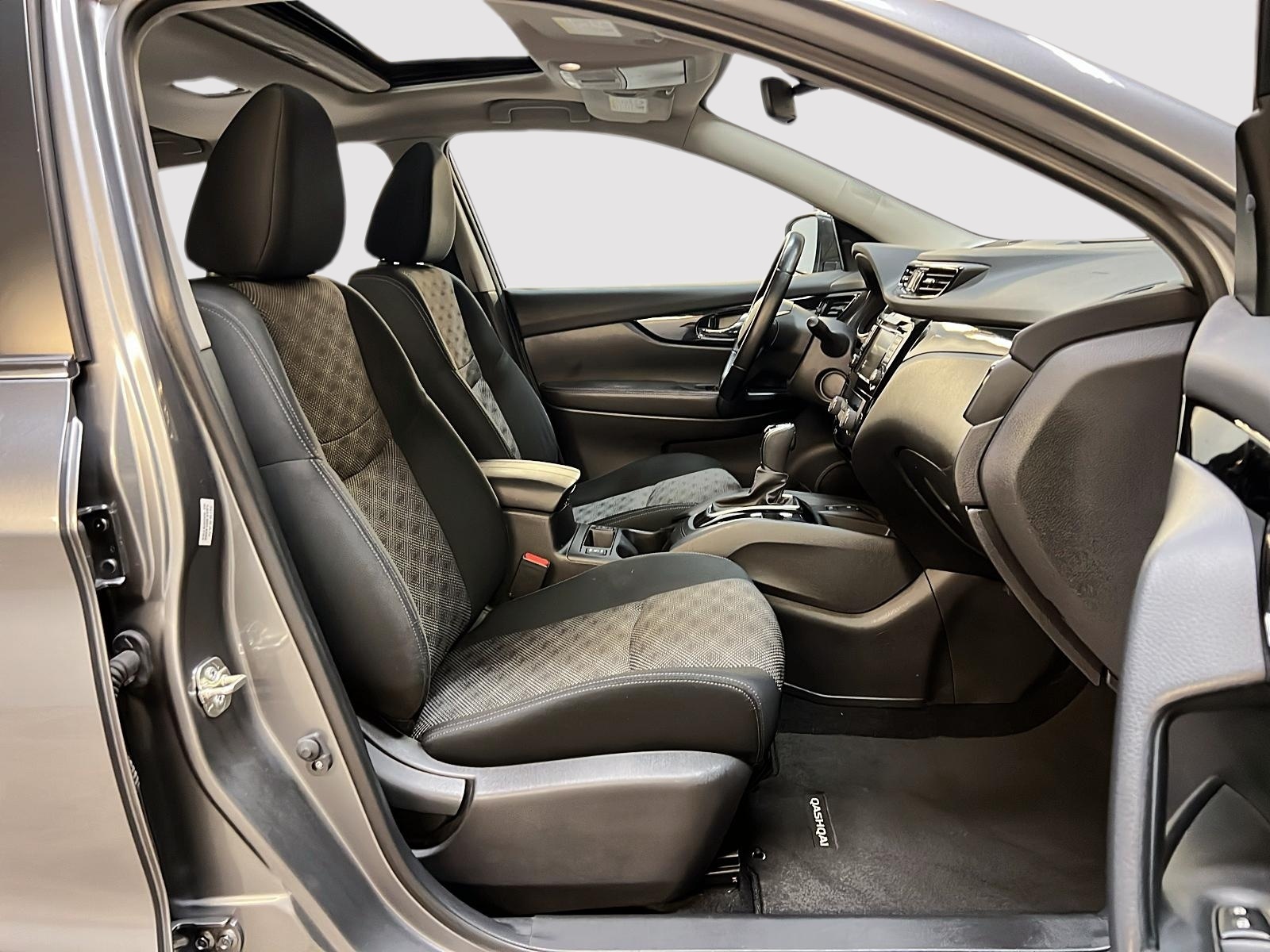 Nissan Qashqai SV TOIT 4RM 2023 — photo 8