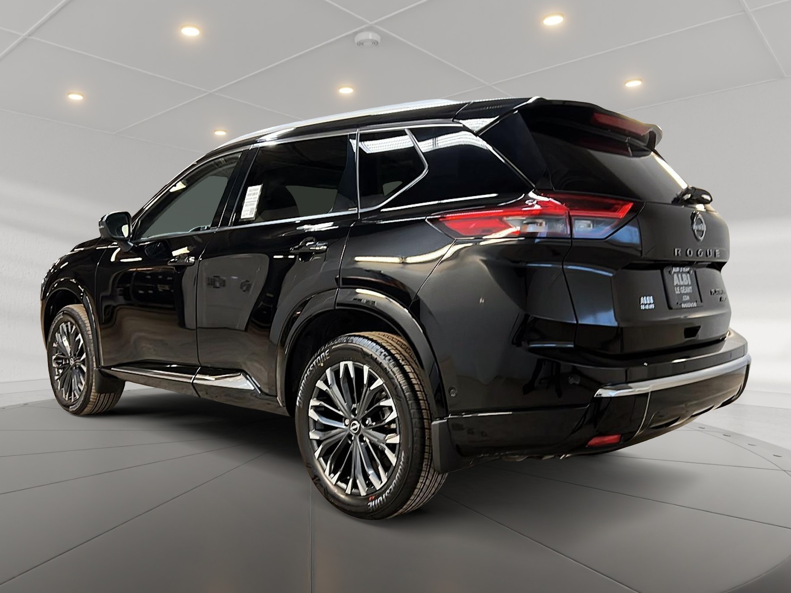 Nissan Rogue PLATINUM CUIR TOIT PANO NAV 4RM 2024 — photo 6