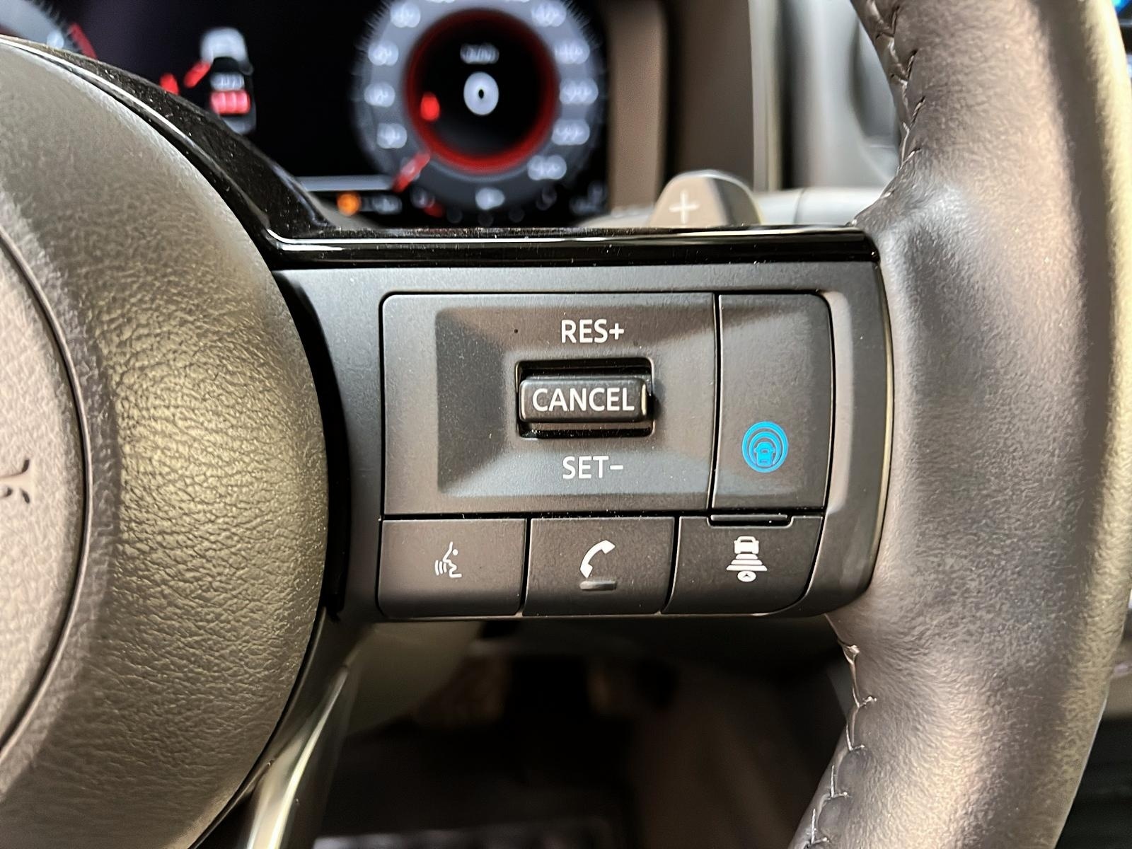 Nissan Rogue PLATINUM CUIR TOIT PANO NAV 4RM 2023 - image #22