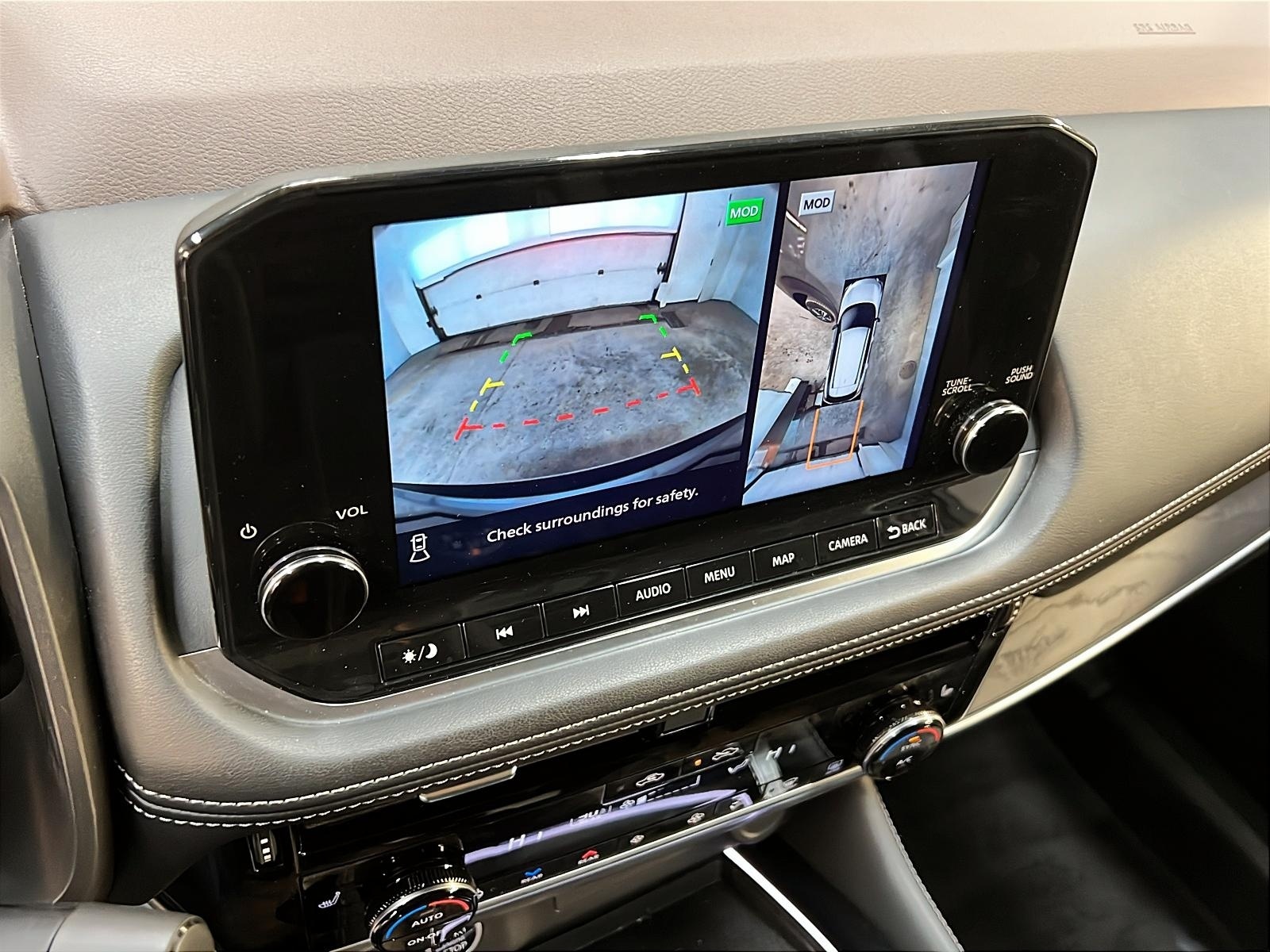 Nissan Rogue PLATINUM CUIR TOIT PANO NAV 4RM 2023 - image #19