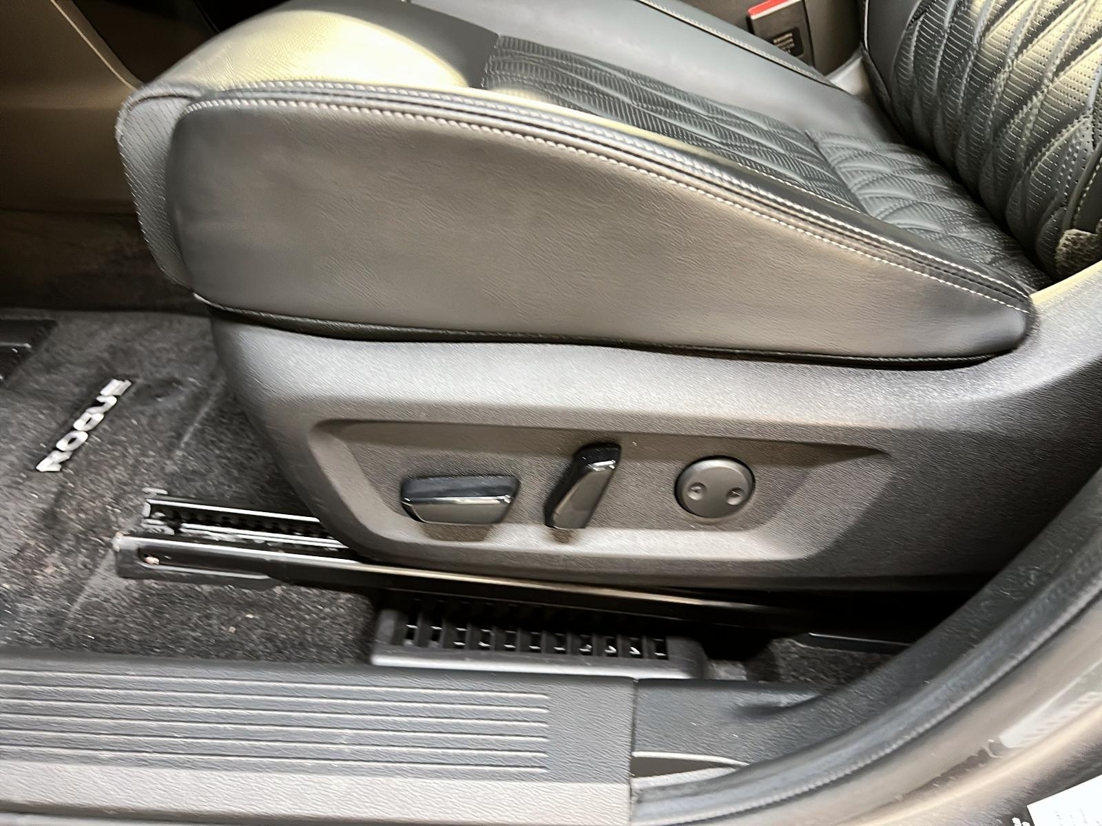 Nissan Rogue PLATINUM CUIR TOIT PANO NAV 4RM 2023 - image #27