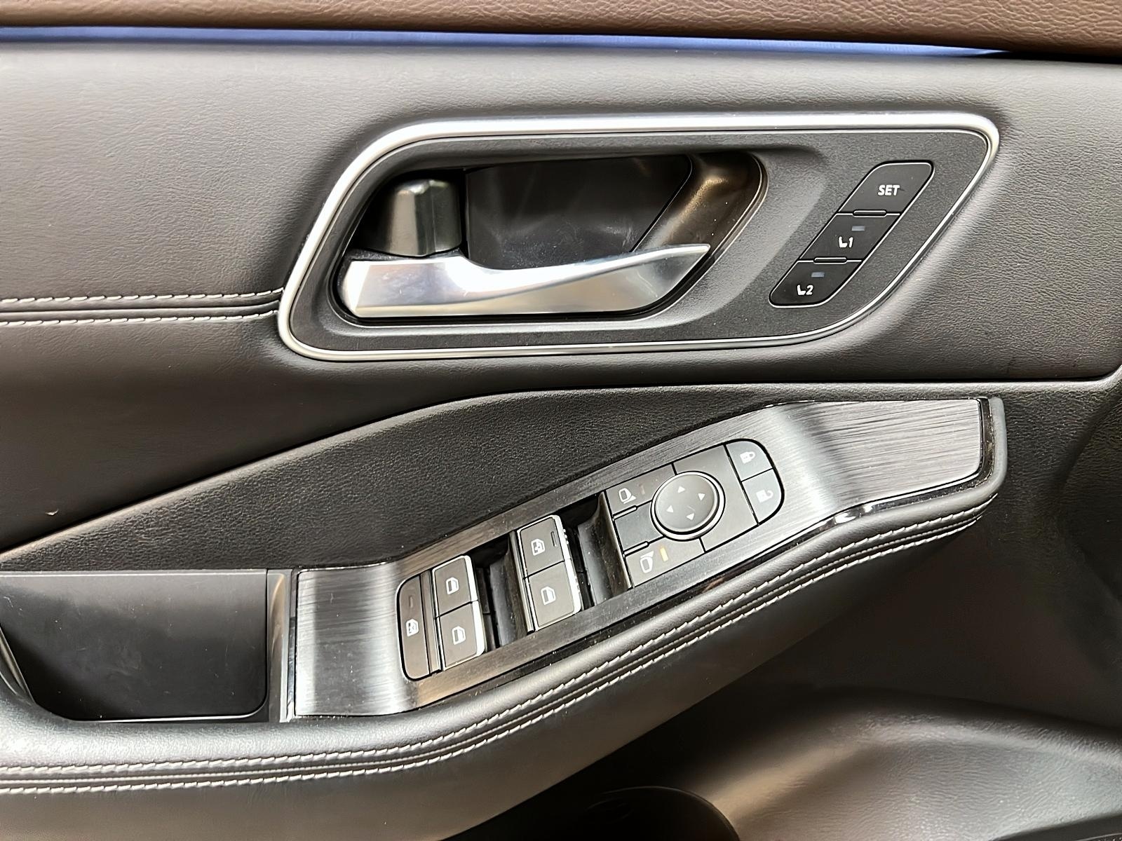 Nissan Rogue PLATINUM CUIR TOIT PANO NAV 4RM 2023 - image #25