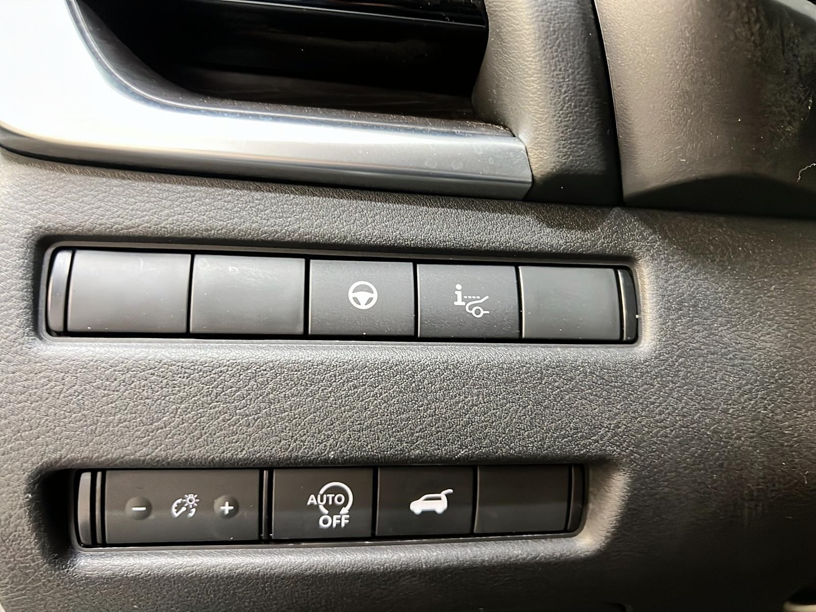 Nissan Rogue PLATINUM CUIR TOIT PANO NAV 4RM 2023 - image #24