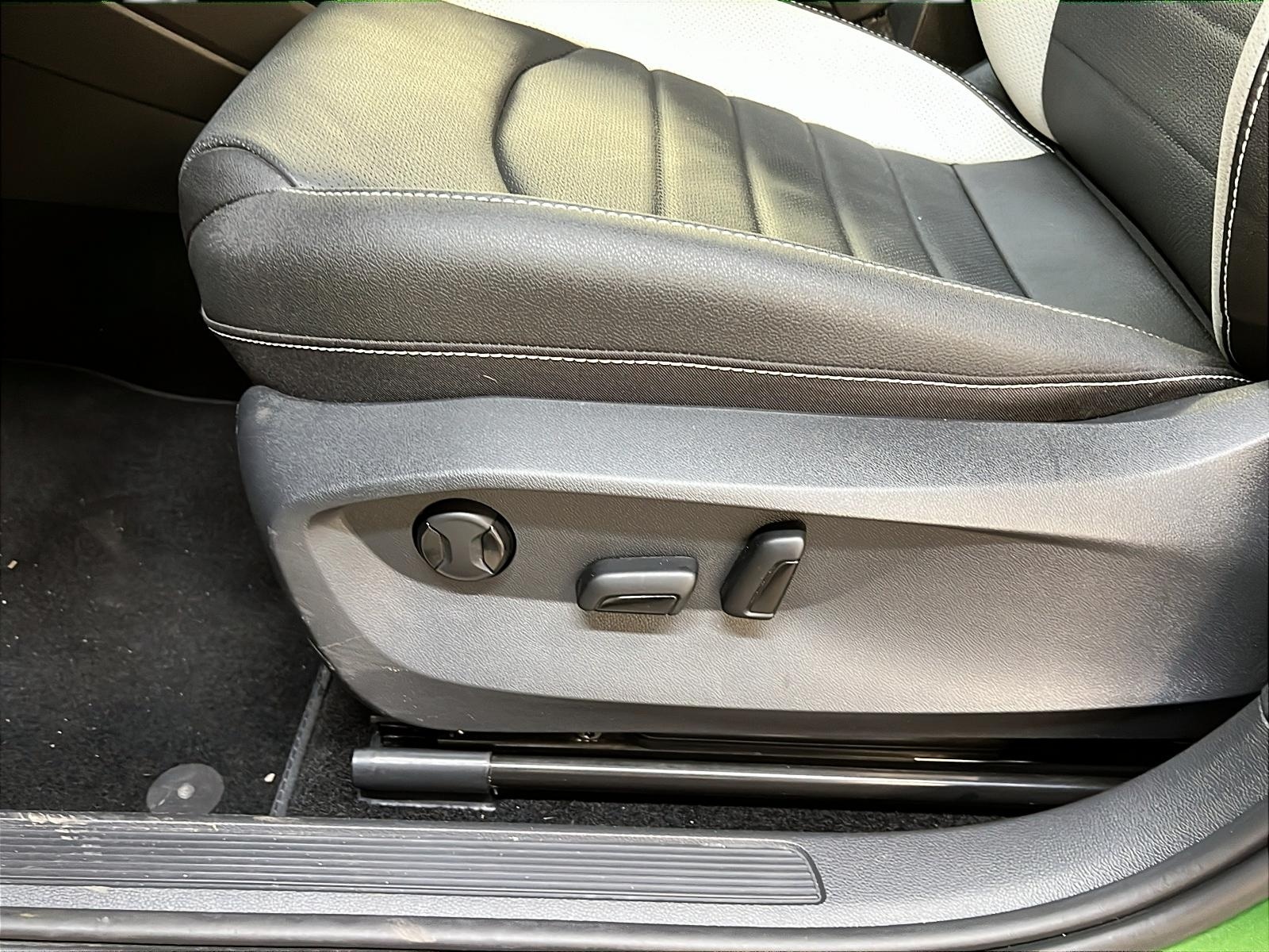 Volkswagen Taos HIGHLINE CUIR TOIT PANO NAV 4 MOTION 2025 - image #24