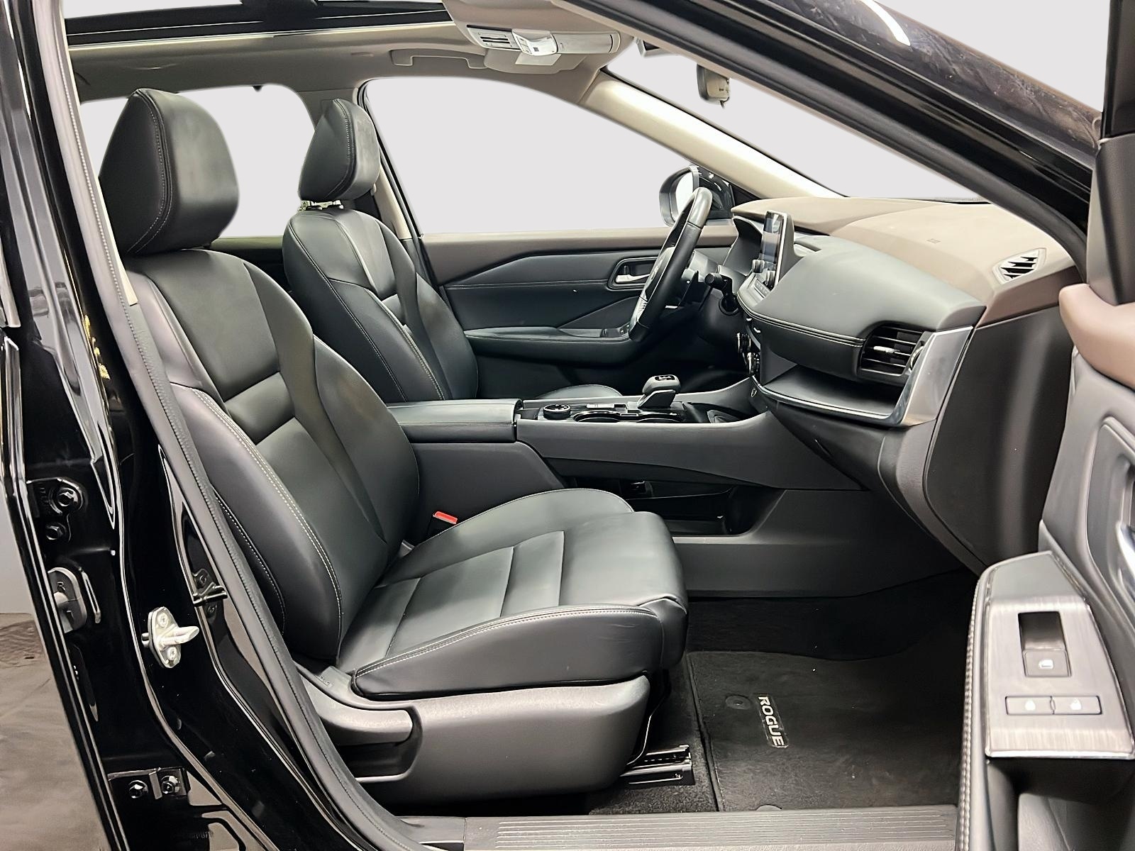Nissan Rogue SV MIDNIGHT CUIR TOIT PANO 4RM 2023 — photo 8