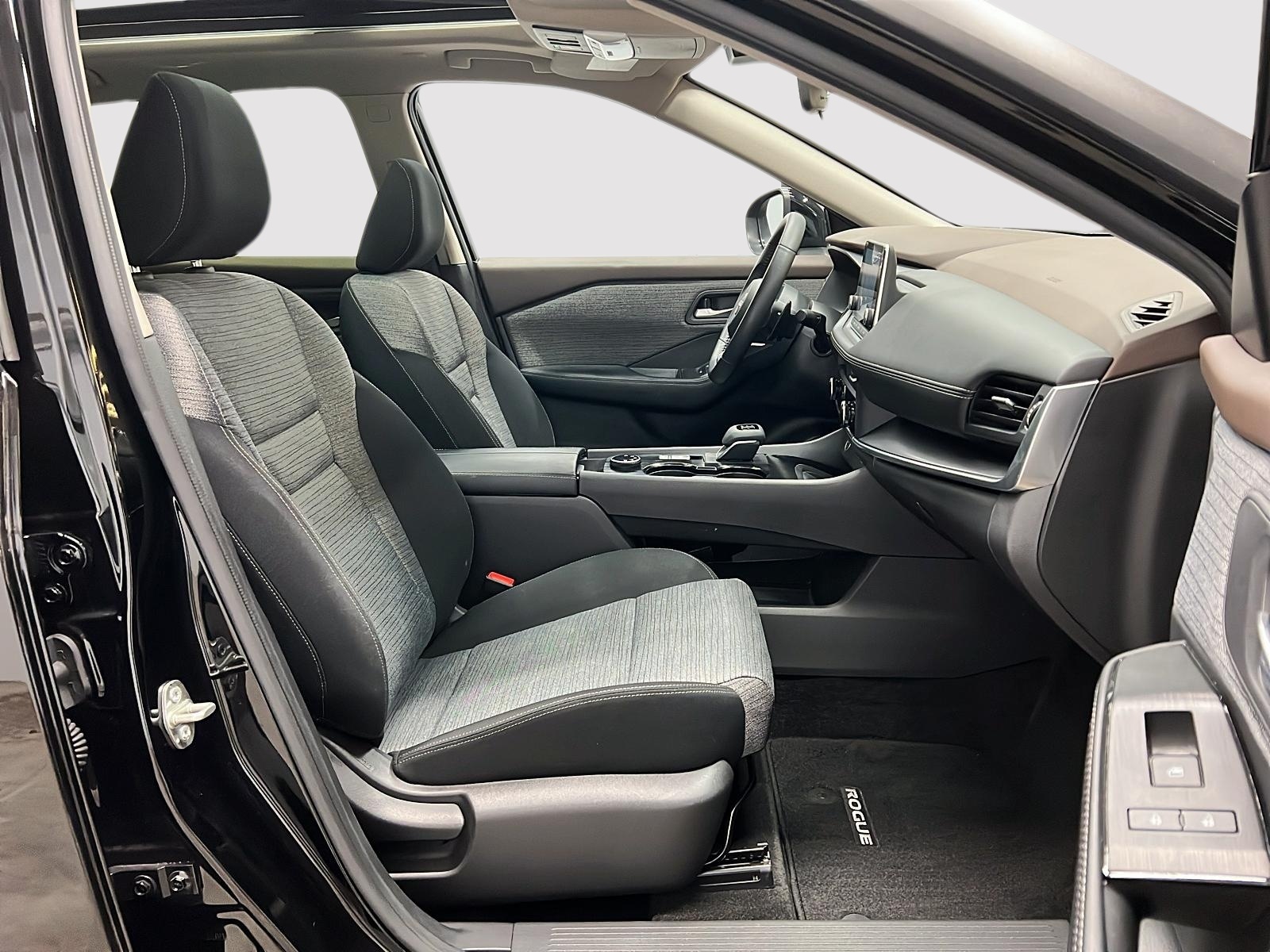Nissan Rogue SV TOIT PANO 4RM 2023 — photo 8