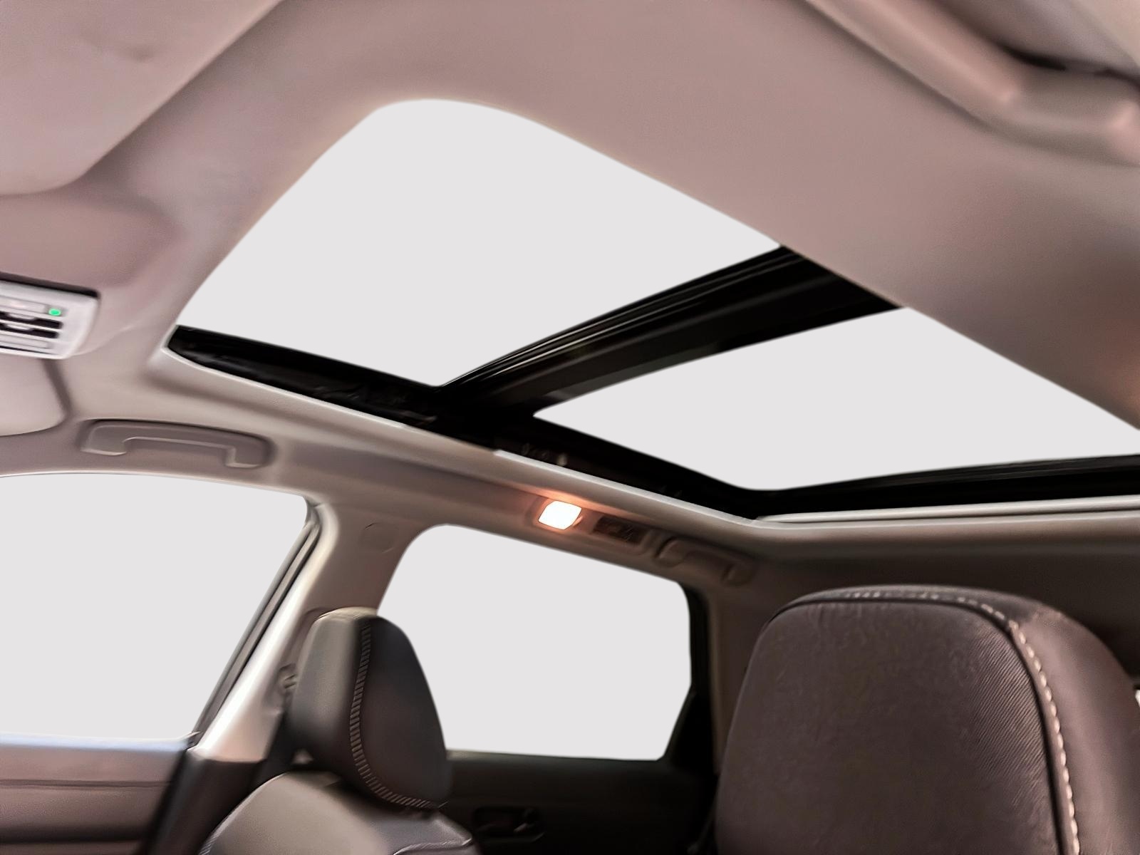 Nissan Pathfinder SV TOIT PANO 4RM 2024 - image #11