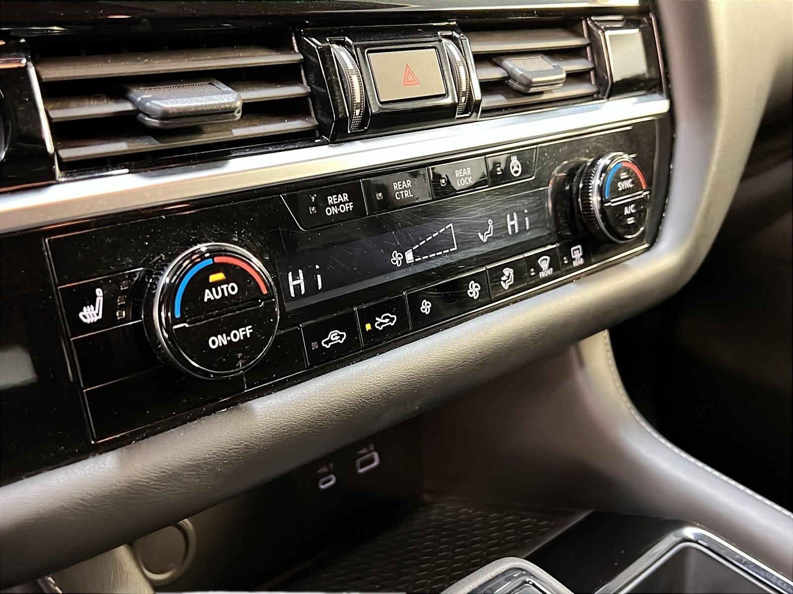 Nissan Pathfinder SV TOIT PANO 4RM 2024 - image #18