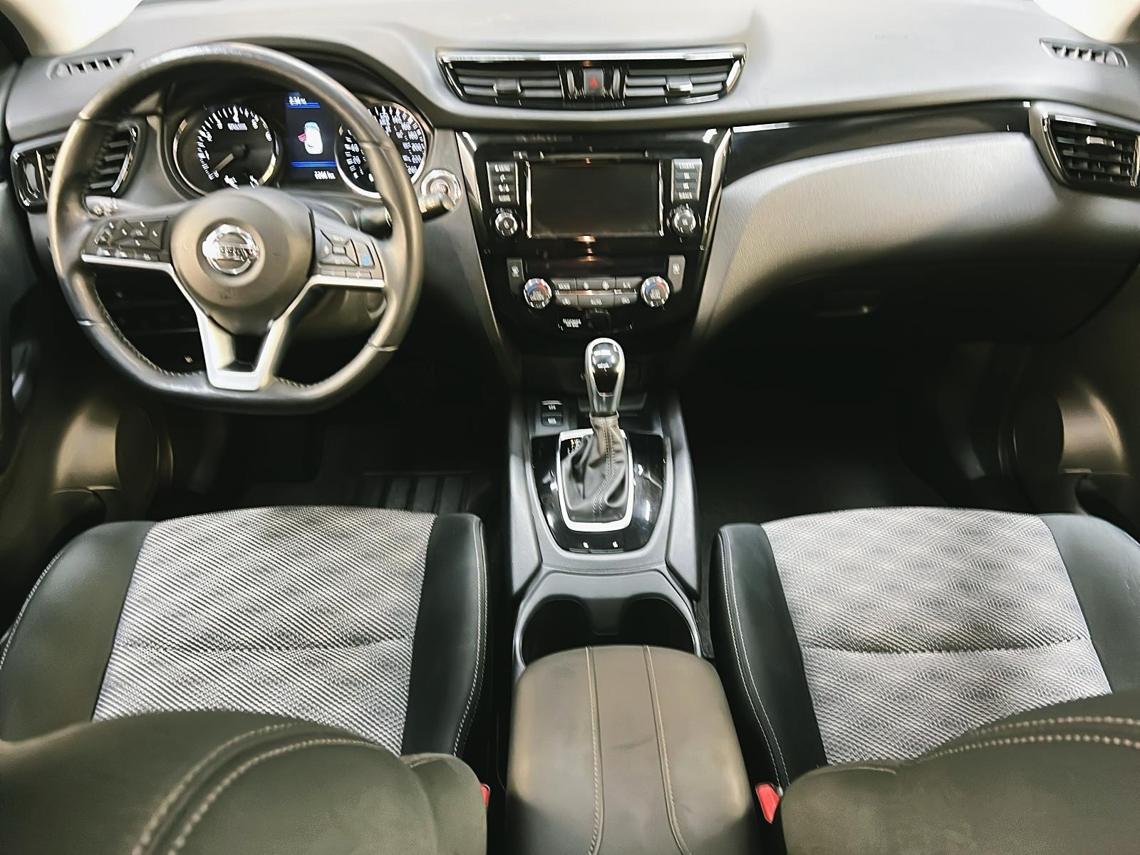 Nissan Qashqai SV TOIT 4RM 2023 - image #11