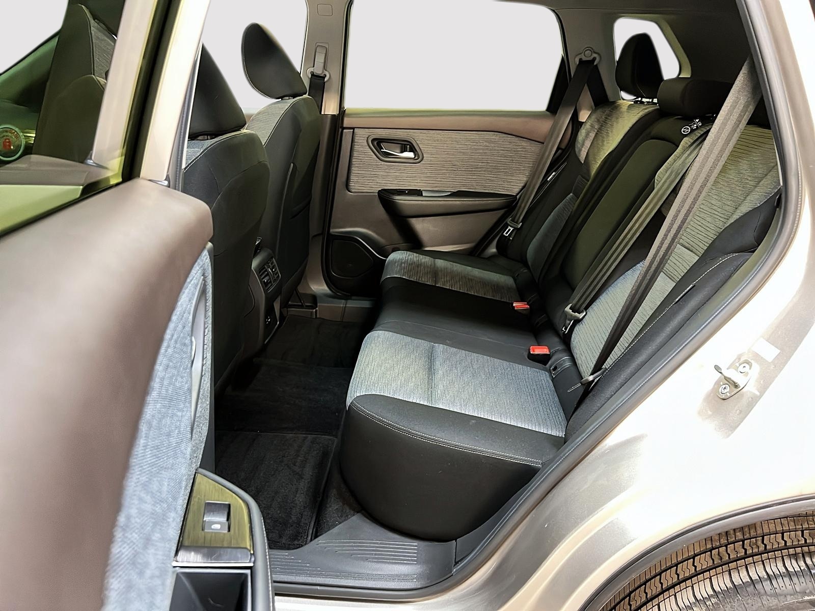 Nissan Rogue SV TOIT PANO 4RM 2023 - image #9