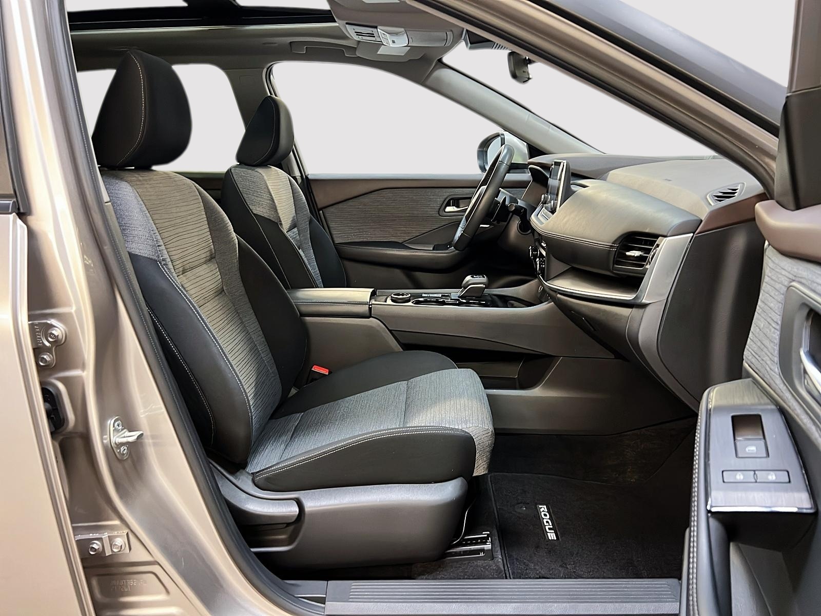 Nissan Rogue SV TOIT PANO 4RM 2023 — photo 8