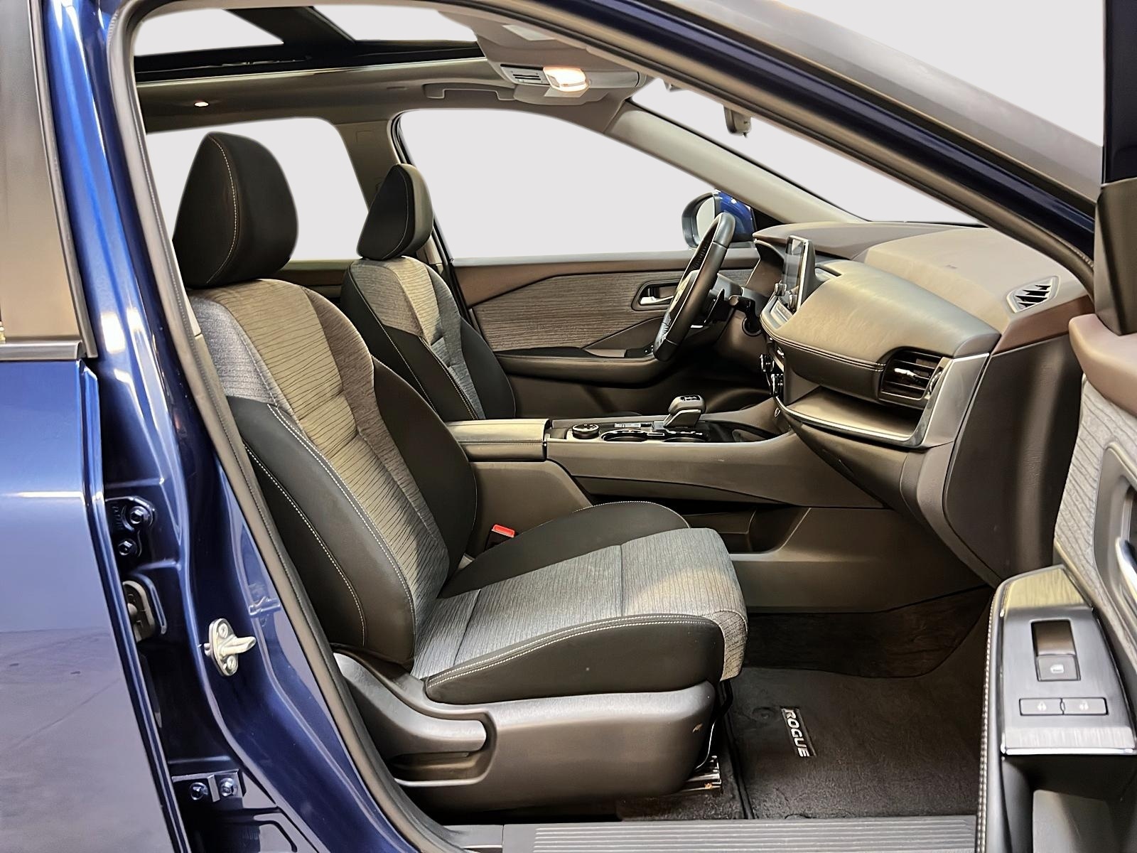 Nissan Rogue SV TOIT PANO 4RM 2023 — photo 8