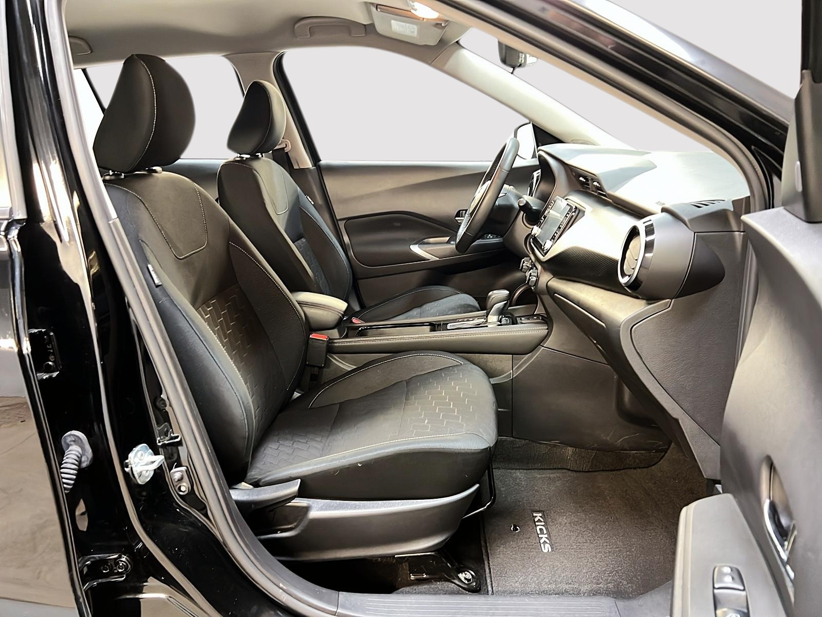 Nissan Kicks SV 2024 — photo 8
