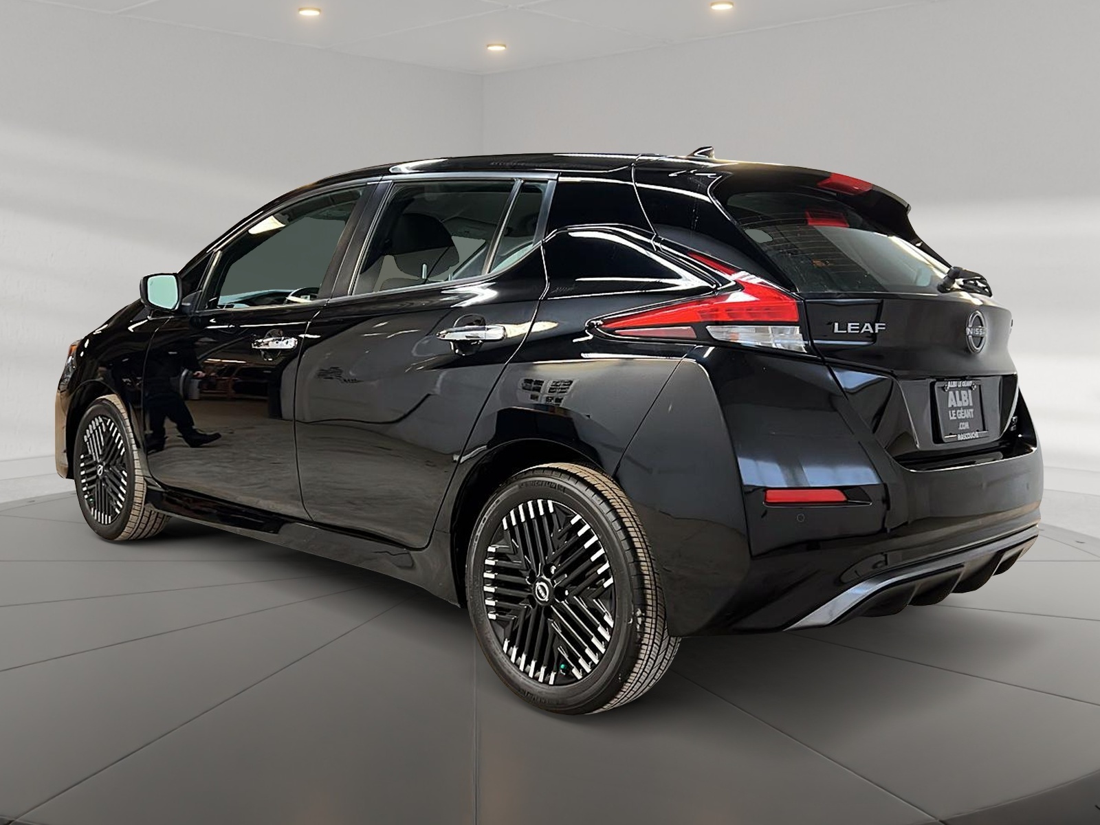 Nissan Leaf SV PLUS NAV 2024 — photo 6