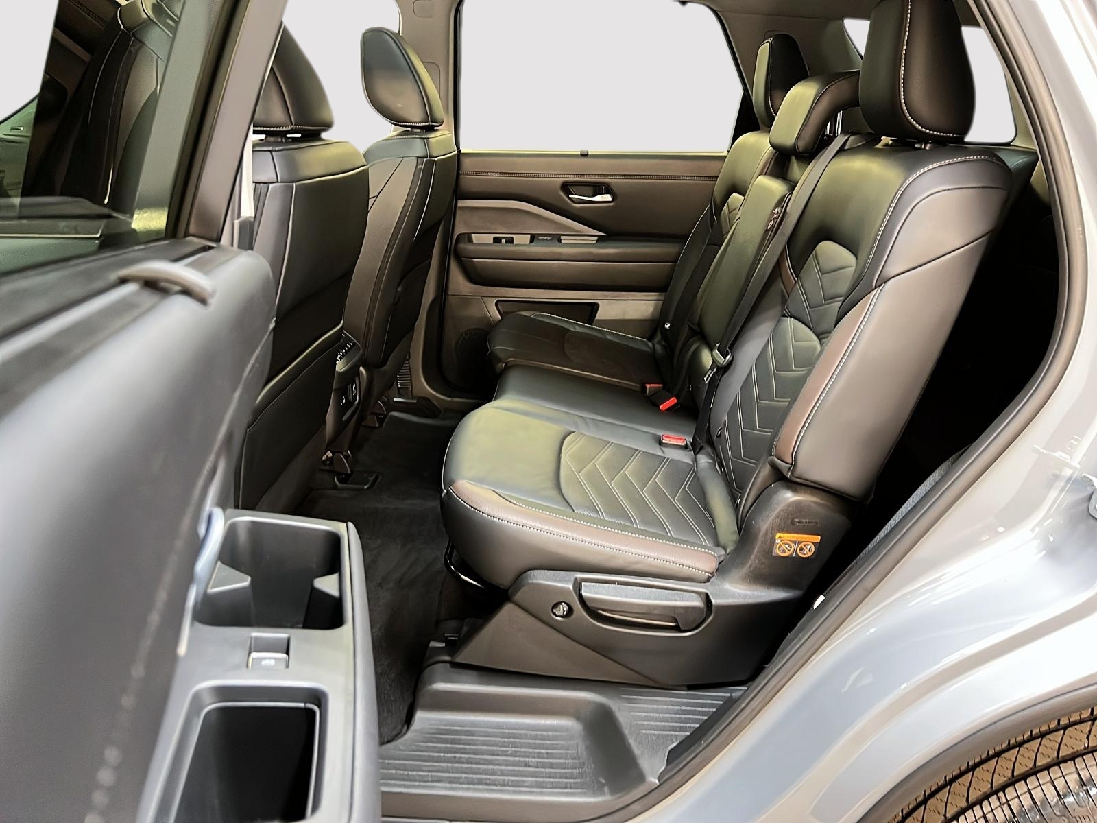 Nissan Pathfinder PLATINUM CUIR TOIT PANO NAV 4RM 2025 - image #17