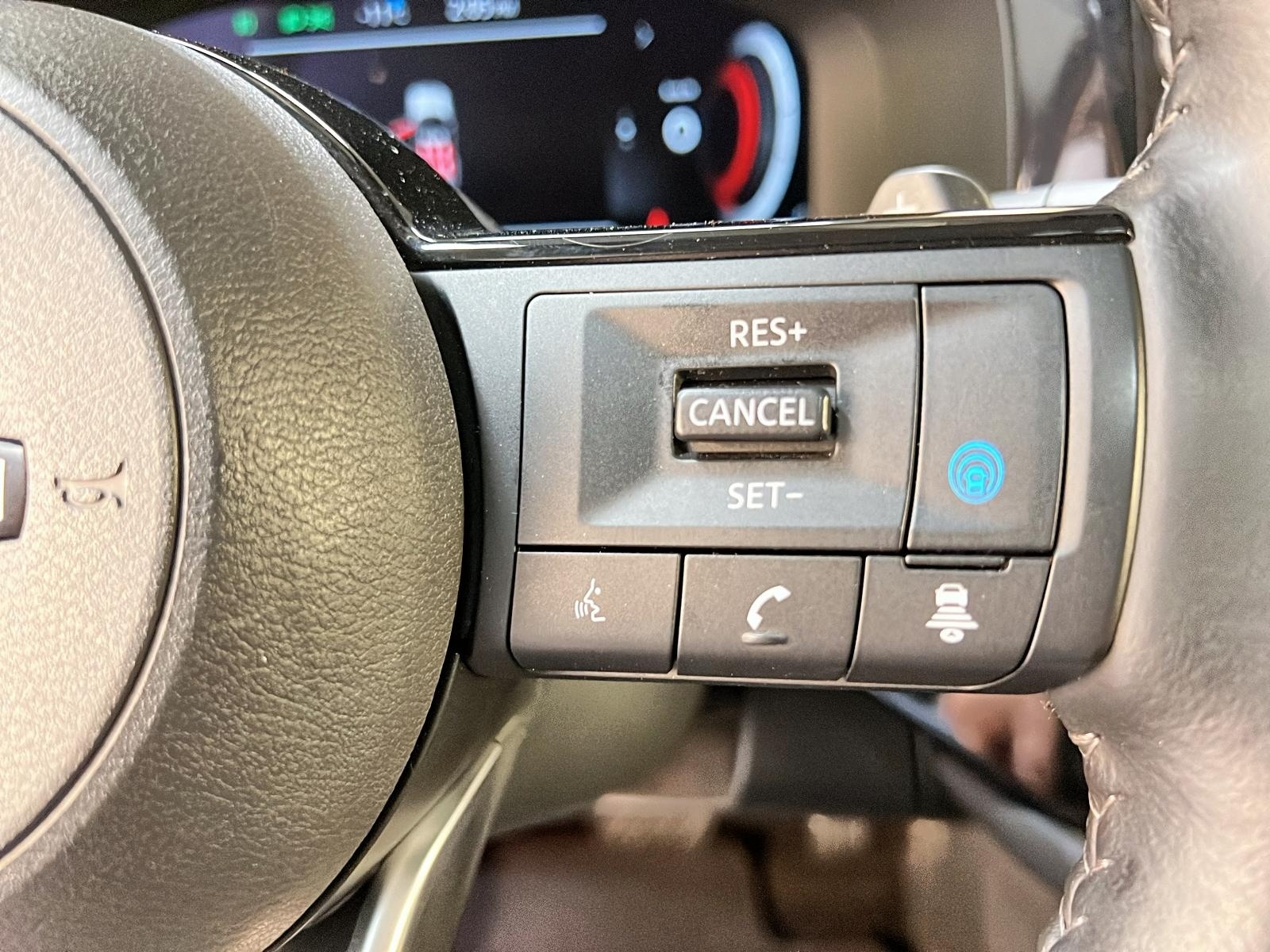 Nissan Pathfinder PLATINUM CUIR TOIT PANO NAV 4RM 2025 - image #16