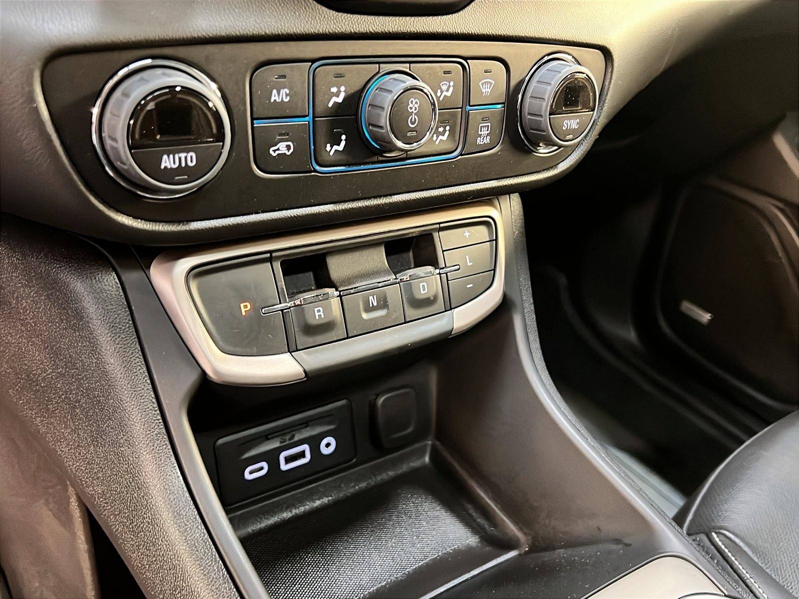 GMC Terrain DENALI CUIR TOIT PANO NAV 4RM 2024 - image #16