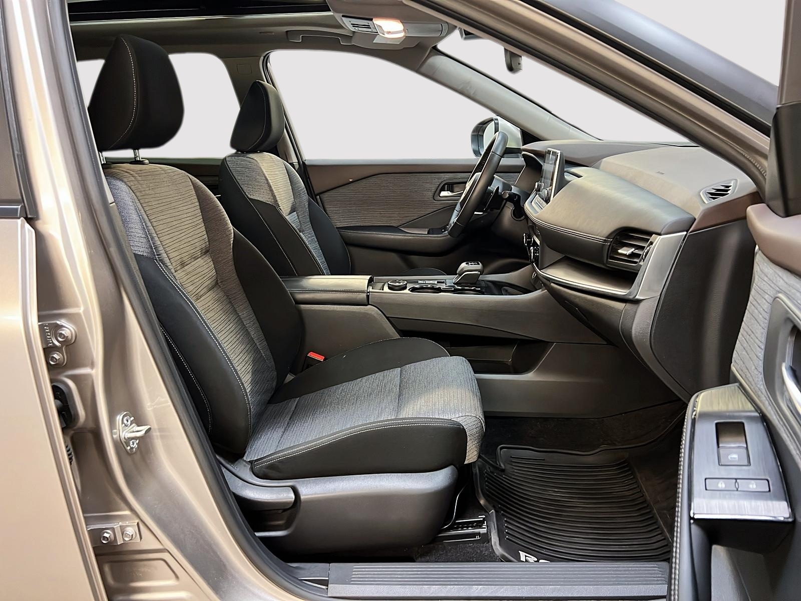 Nissan Rogue SV TOIT PANO 4RM 2023 — photo 8