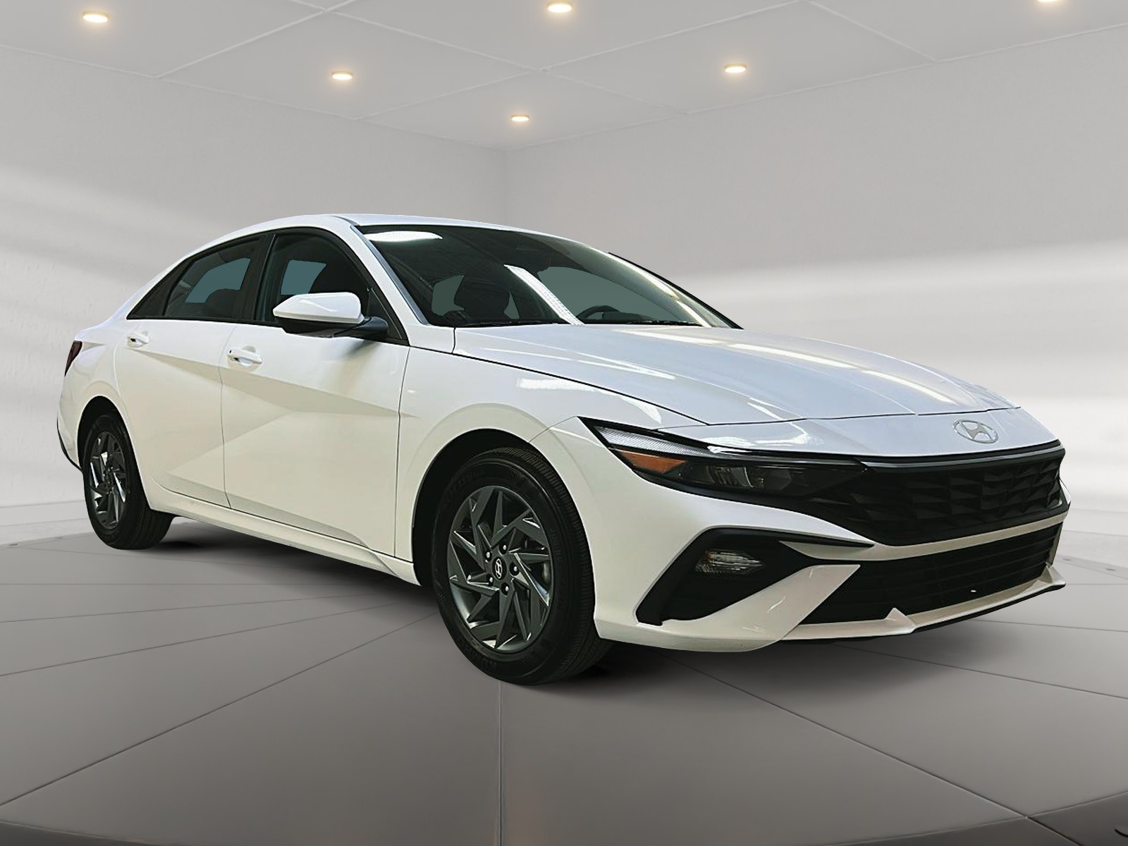 Hyundai Elantra 2024 - Image #3