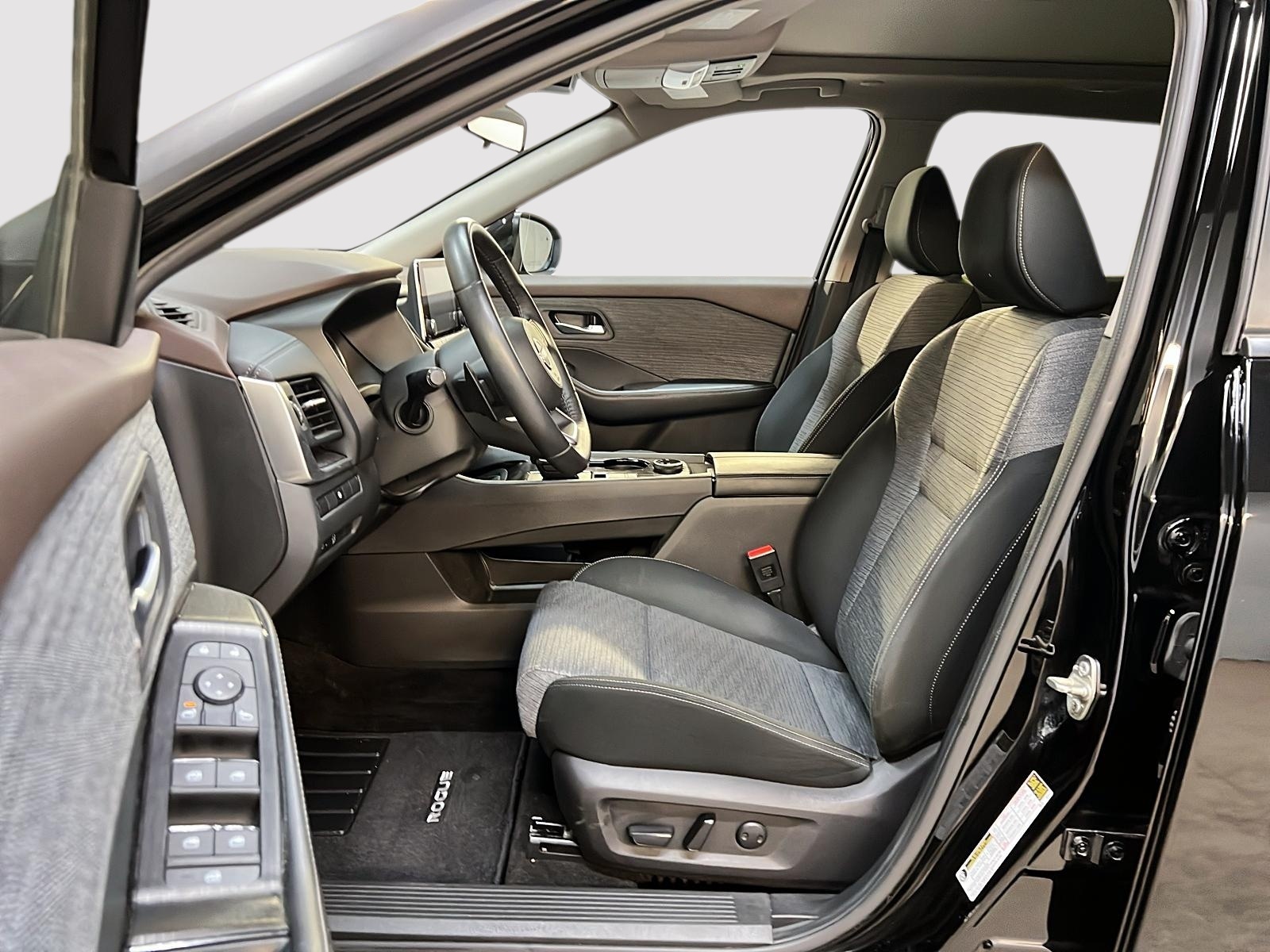 Nissan Rogue SV TOIT PANO 4RM 2023 — photo 7