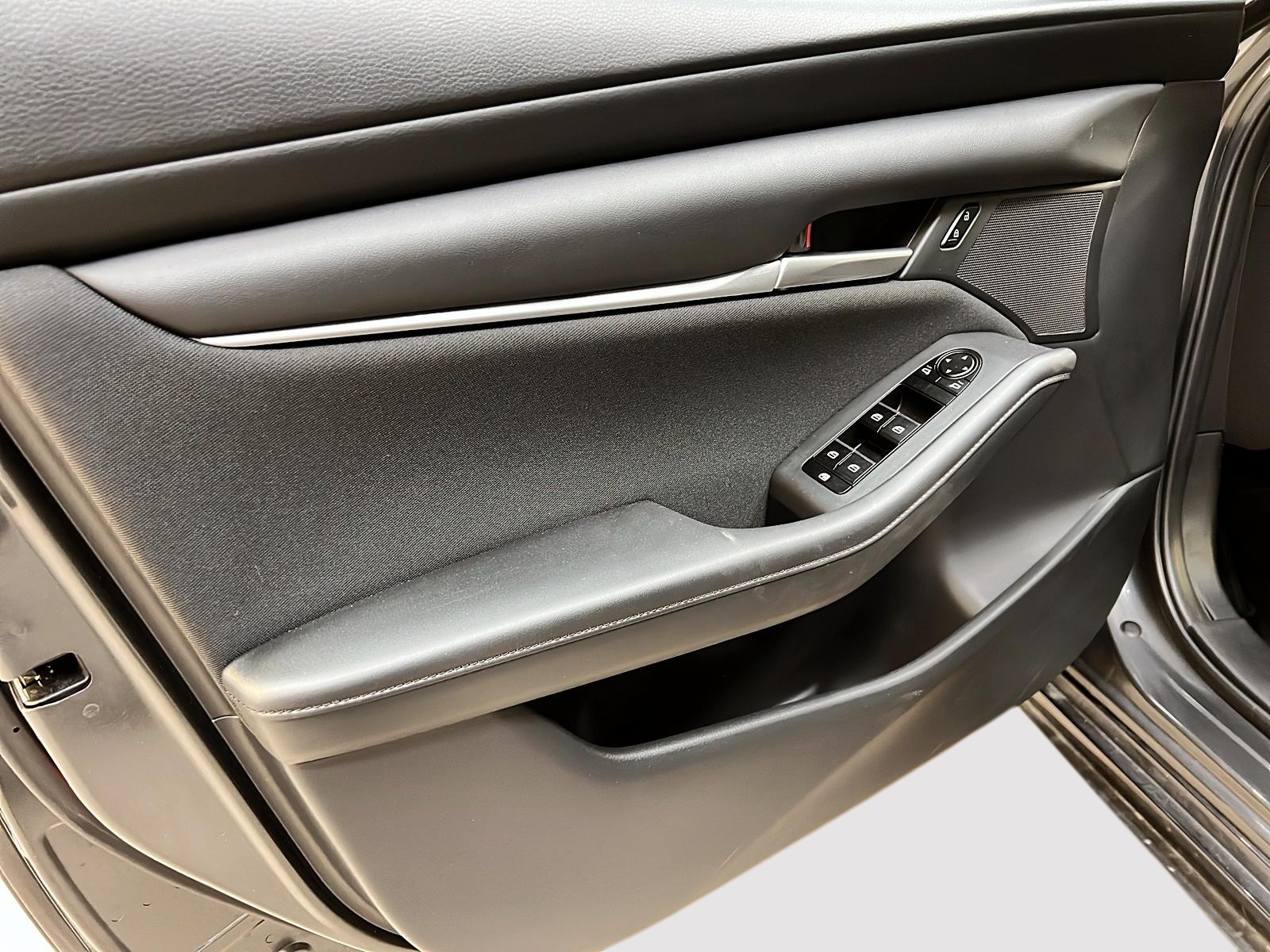 Mazda Mazda3 GS 2024 - image #23