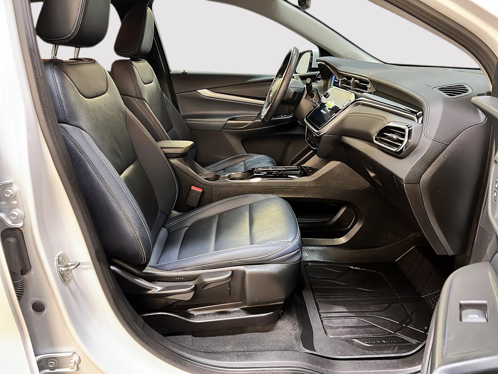 Chevrolet Bolt EUV 2LT TRUE NORTH CUIR 2023 - image #8