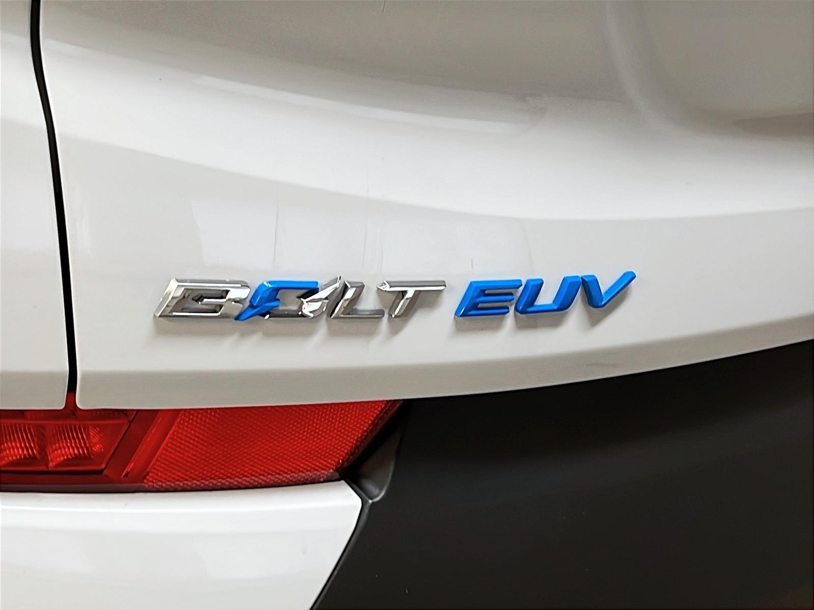 Chevrolet Bolt EUV 2LT TRUE NORTH CUIR 2023 - image #25