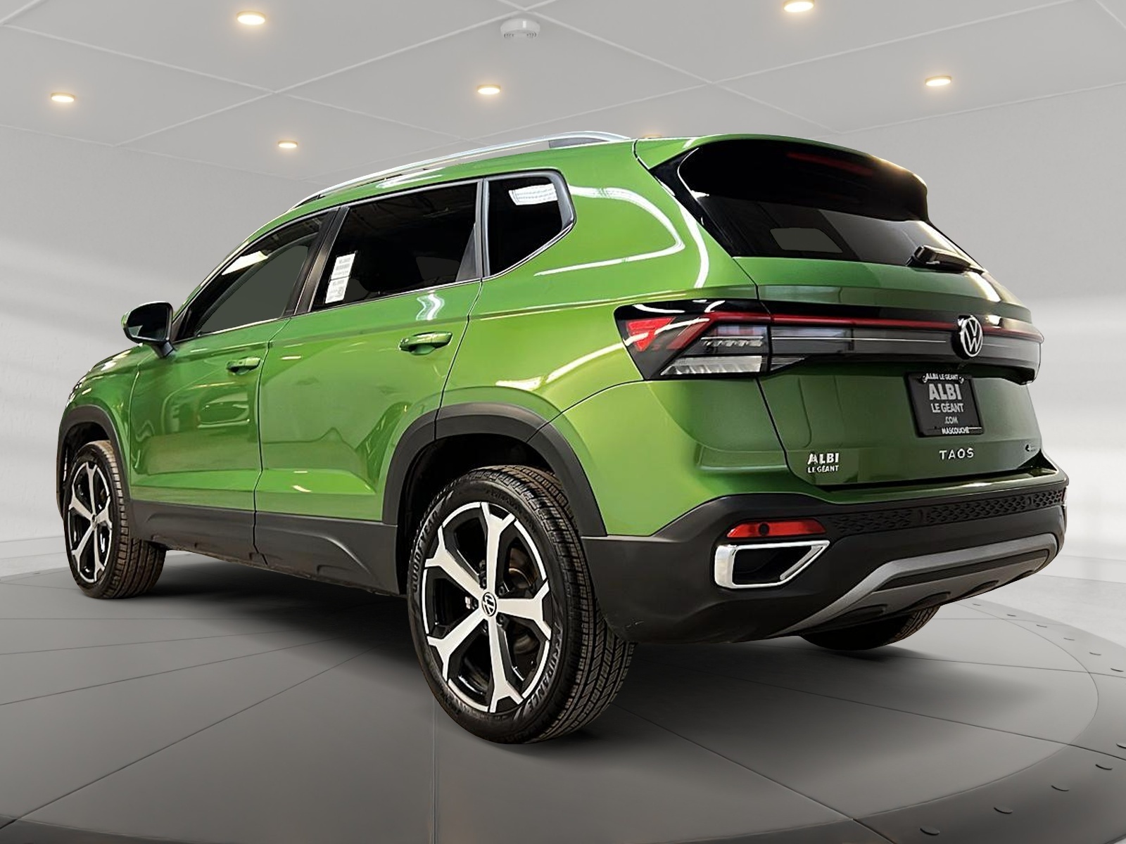 Volkswagen Taos HIGHLINE CUIR TOIT PANO NAV 4RM 2025 — photo 6