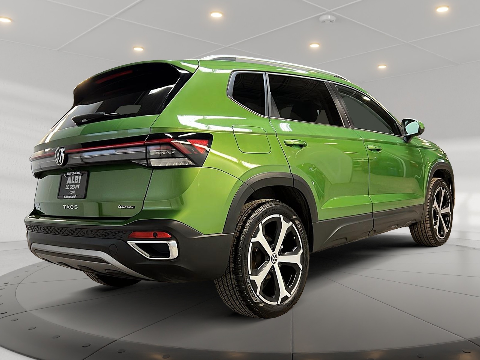 Volkswagen Taos HIGHLINE CUIR TOIT PANO NAV 4RM 2025 — photo 4